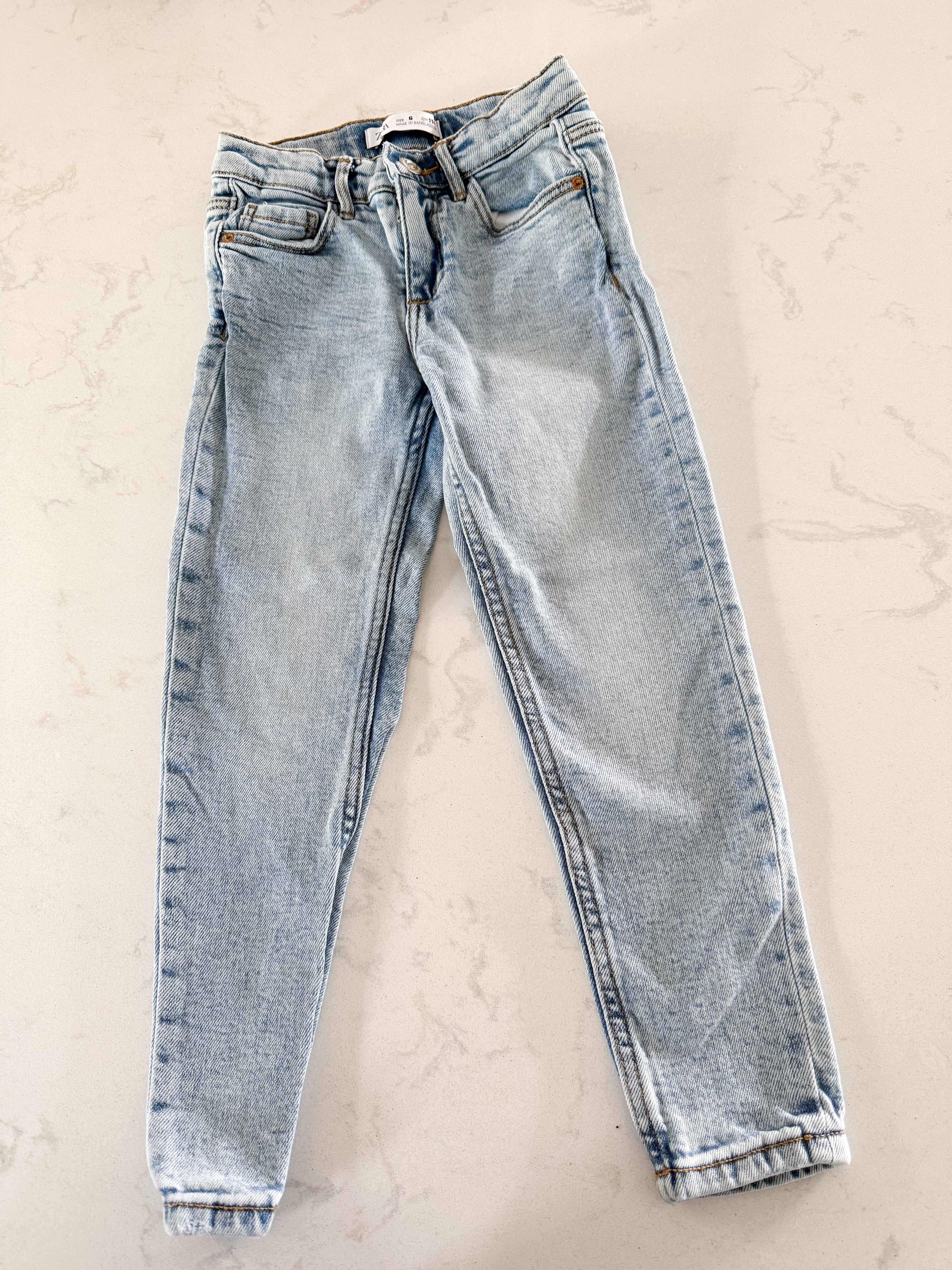 Zara- 6Y- VGUC- whitewash jeans