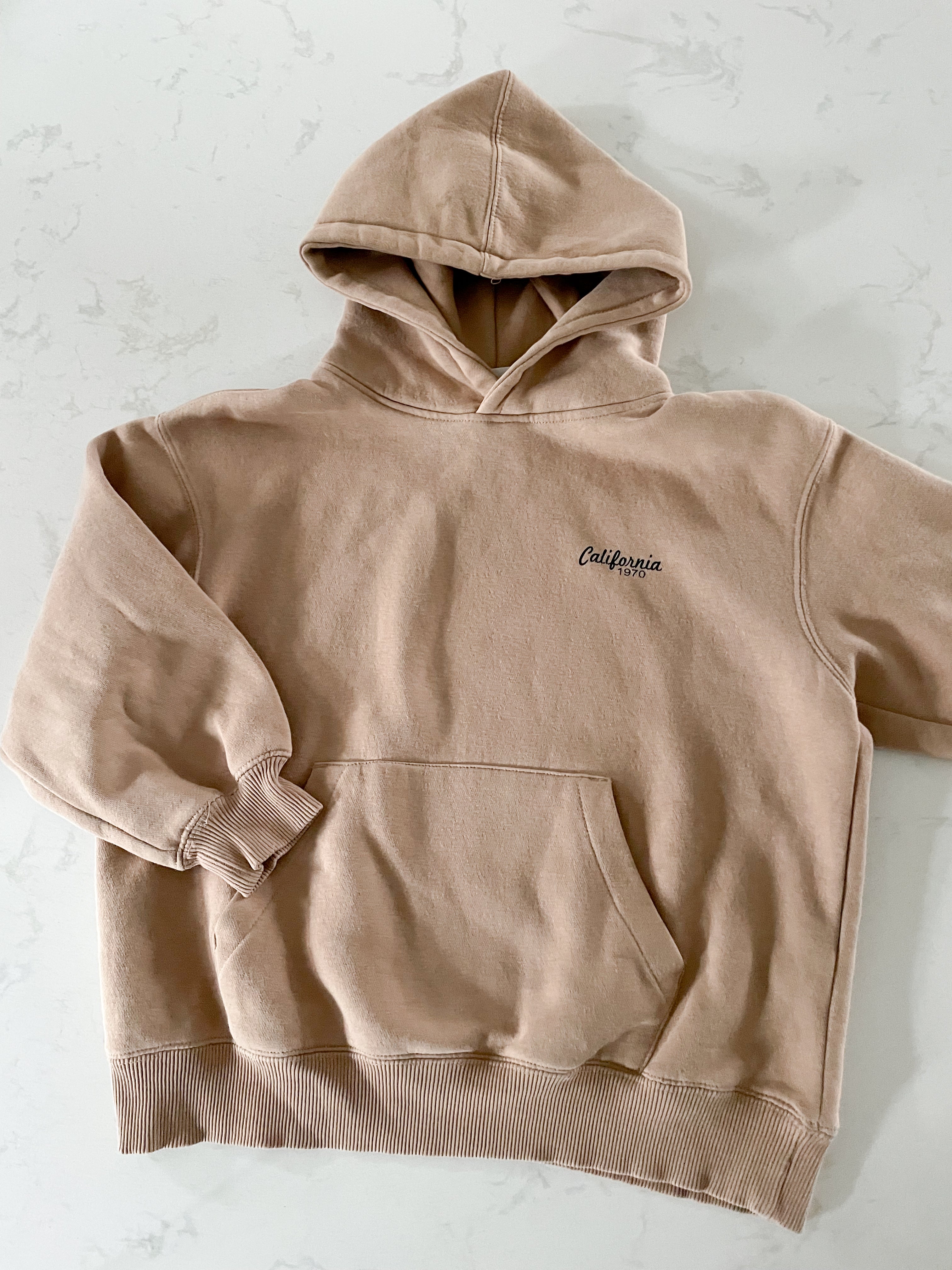Zara-8-9Y- VGUC- Brown hoodie with « California » on front