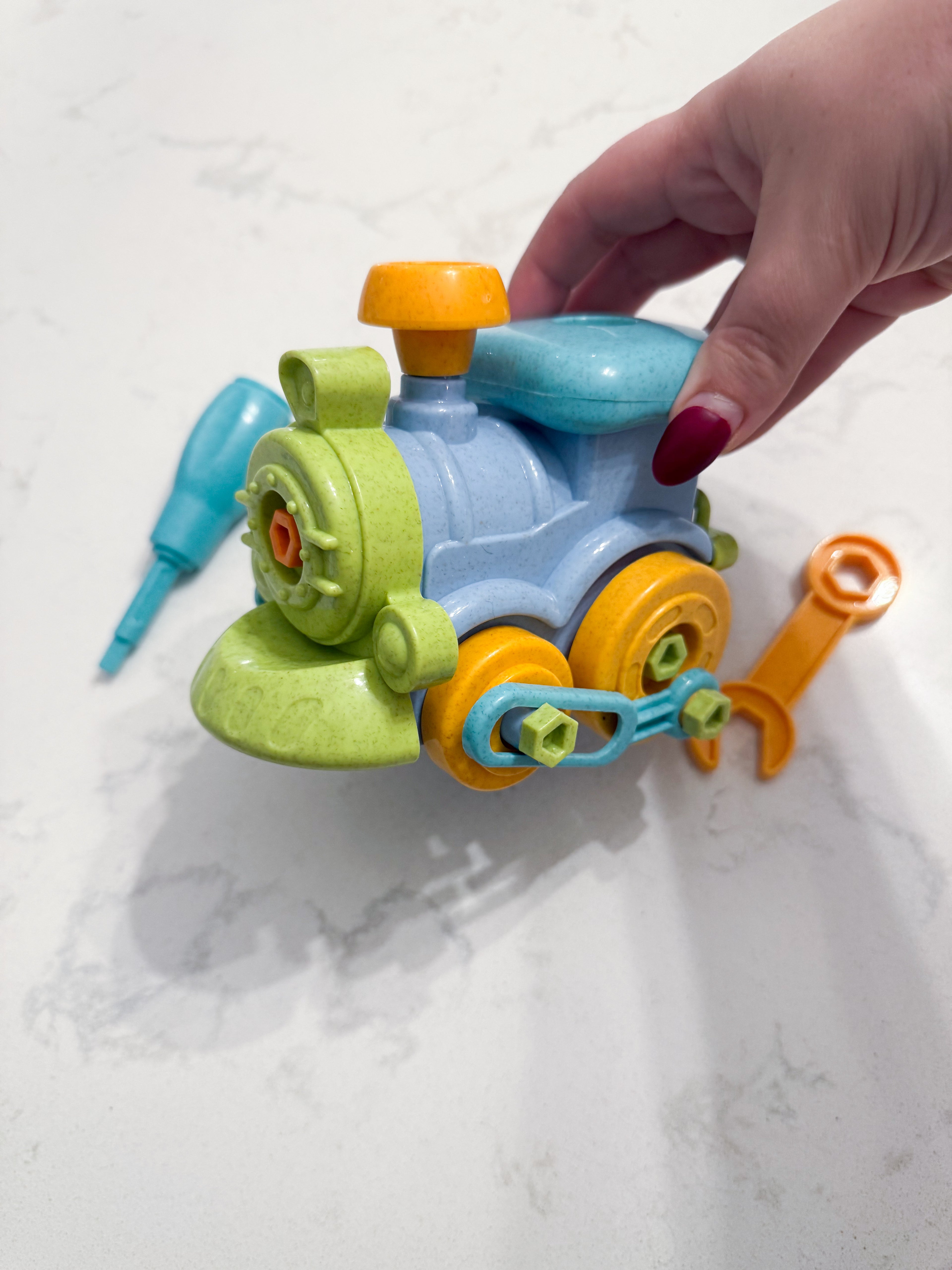 Train- take apart train with tools- VGUC