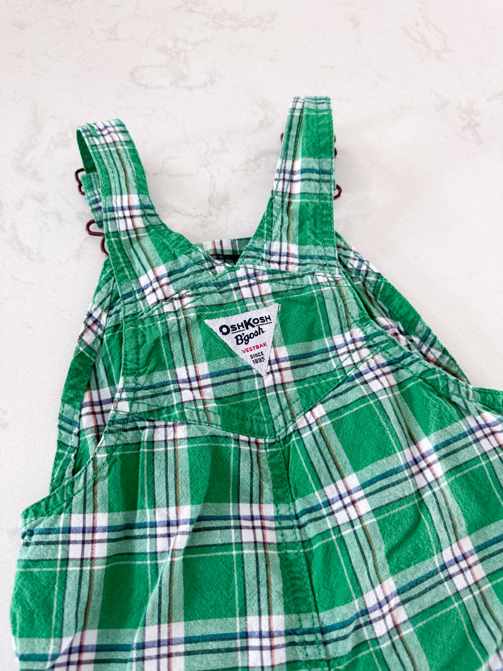 Oshkosh (2004)- 18m- GUC- green plaid short overalls