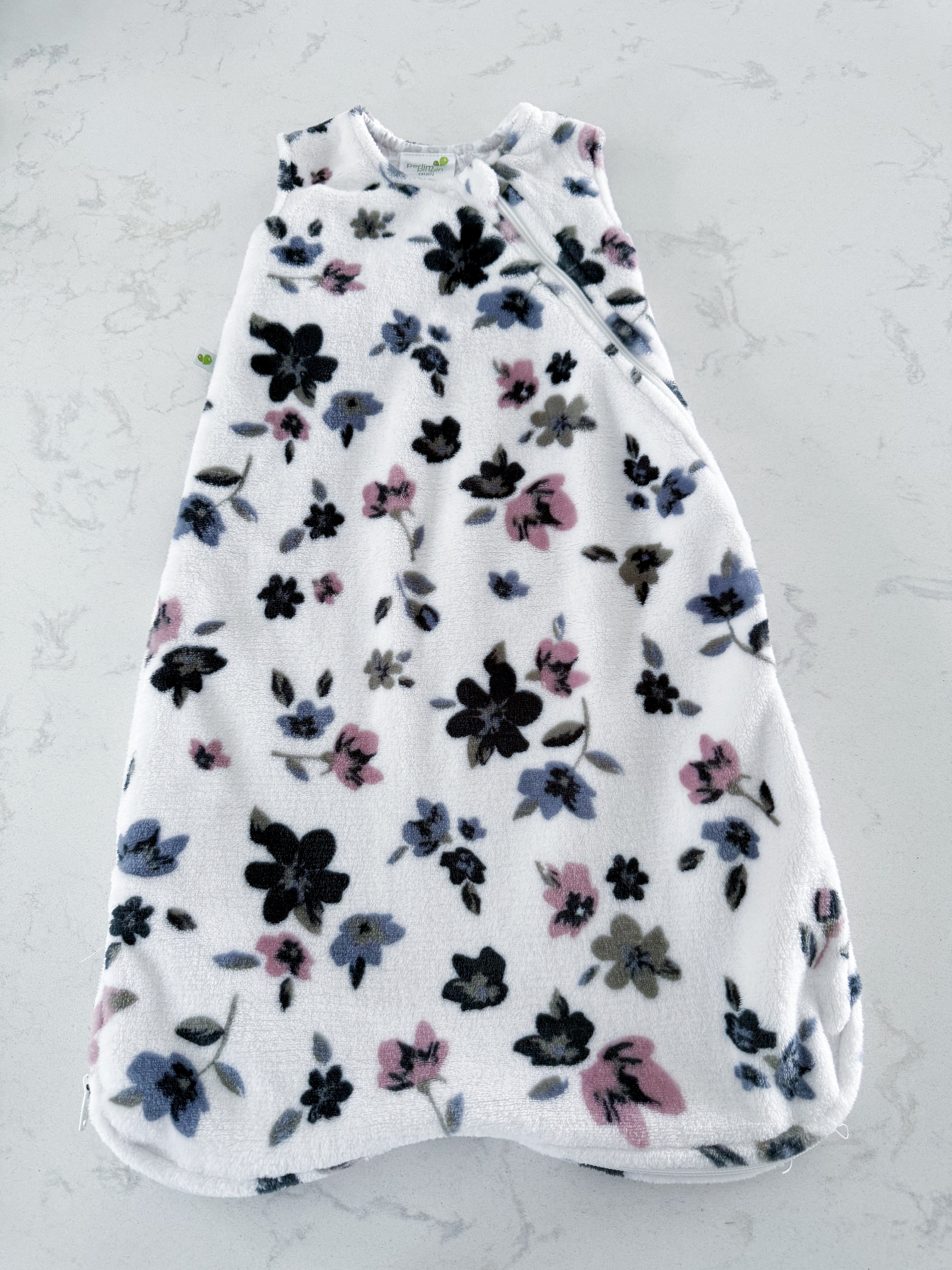 Perlim pinpin- 0-6m- 1.5 tog- VGUC- white fuzzy floral sleep sack