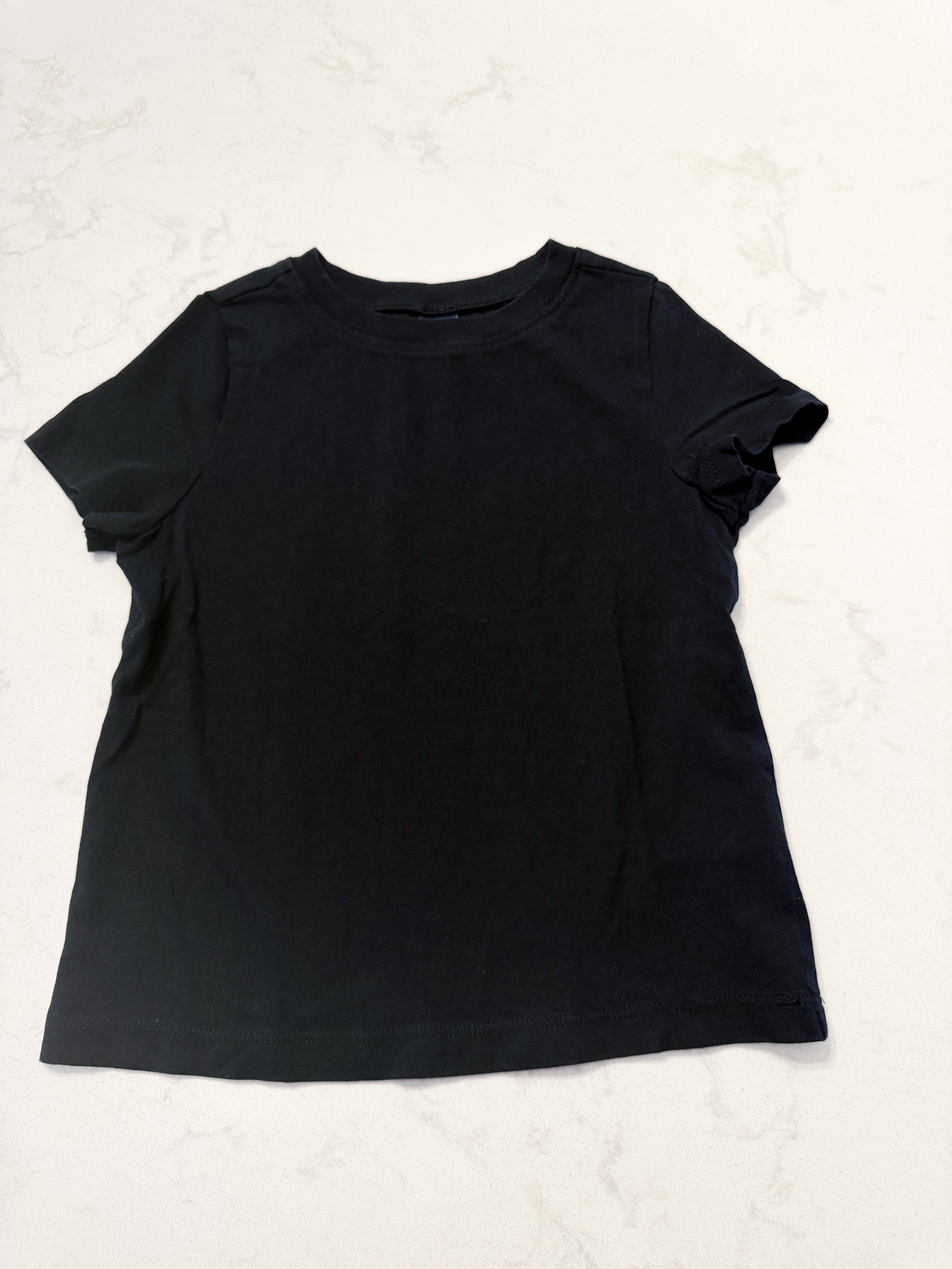 Old Navy- 3T- VGUC- short sleeve black shirt