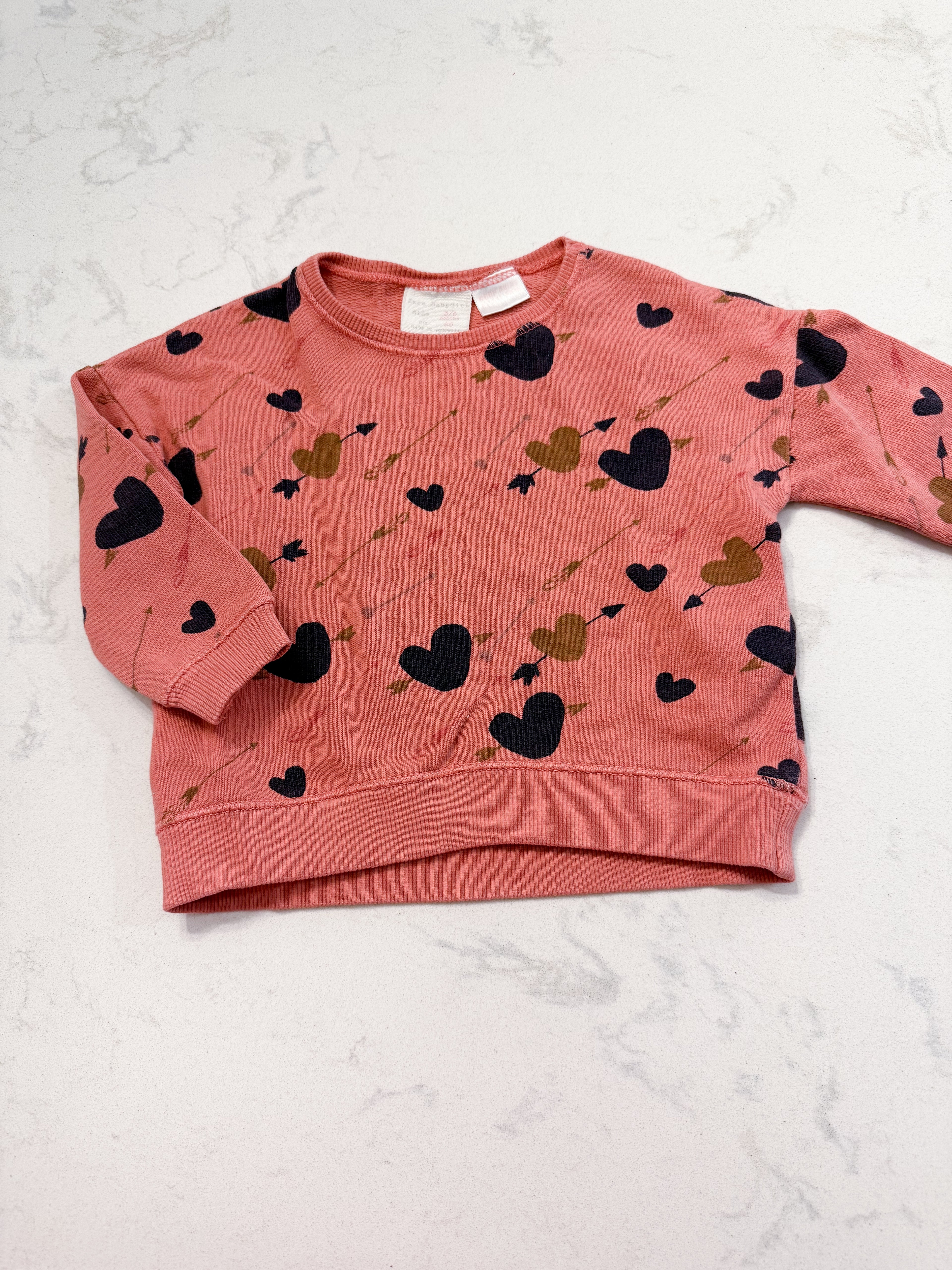 Zara- 3-6m- VGUC- dusty pink crewneck sweater with black and gold hearts