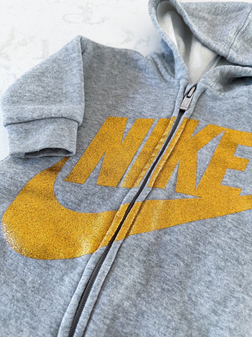 Nike- 3m- VGUC- Grey hooded sweat suit with gold sparkle writing