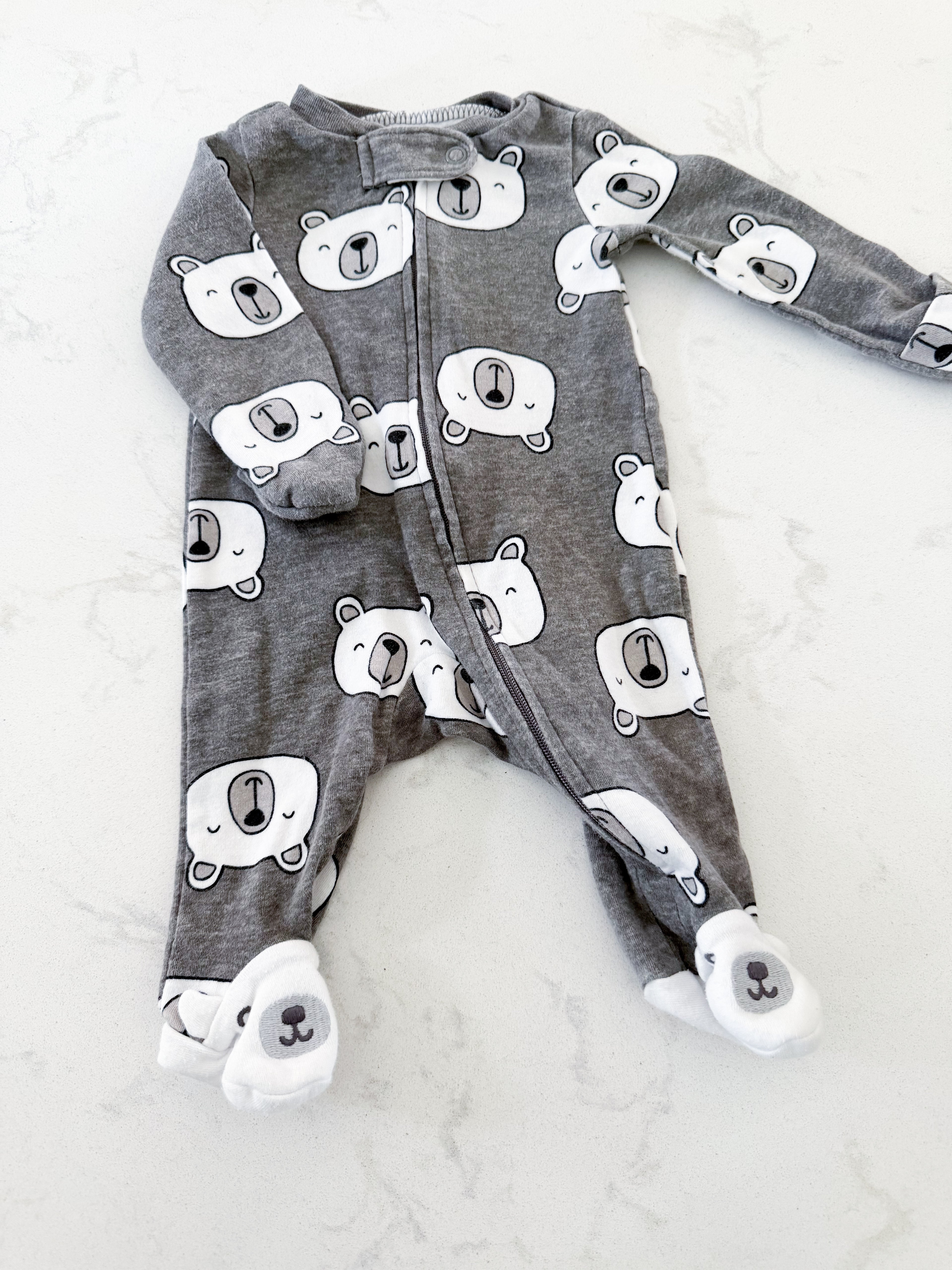 Carters- newborn- VGUC- dark grey zip up footie Jammies with polar bears