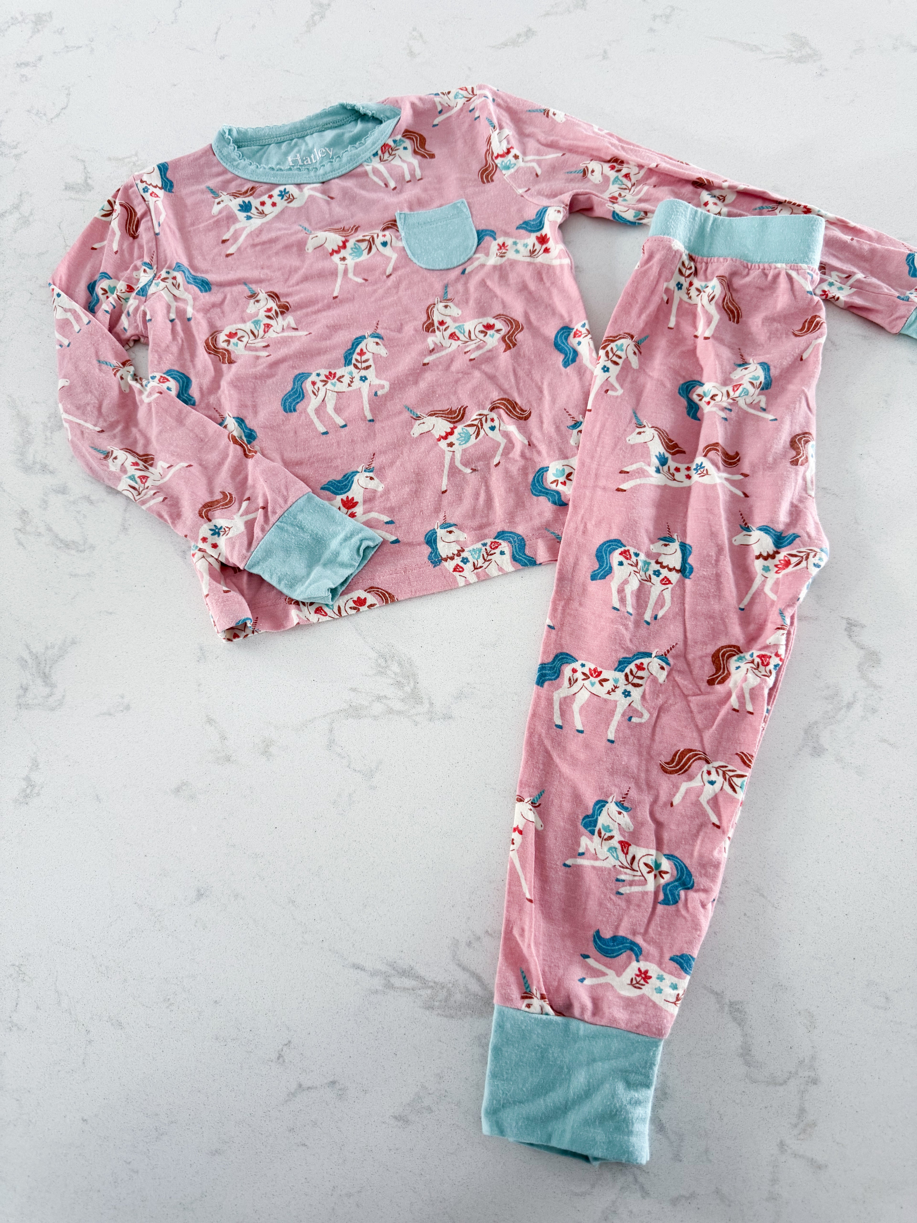 Hatley- 2T- GUC- pink two piece bamboo jammies with unicorns