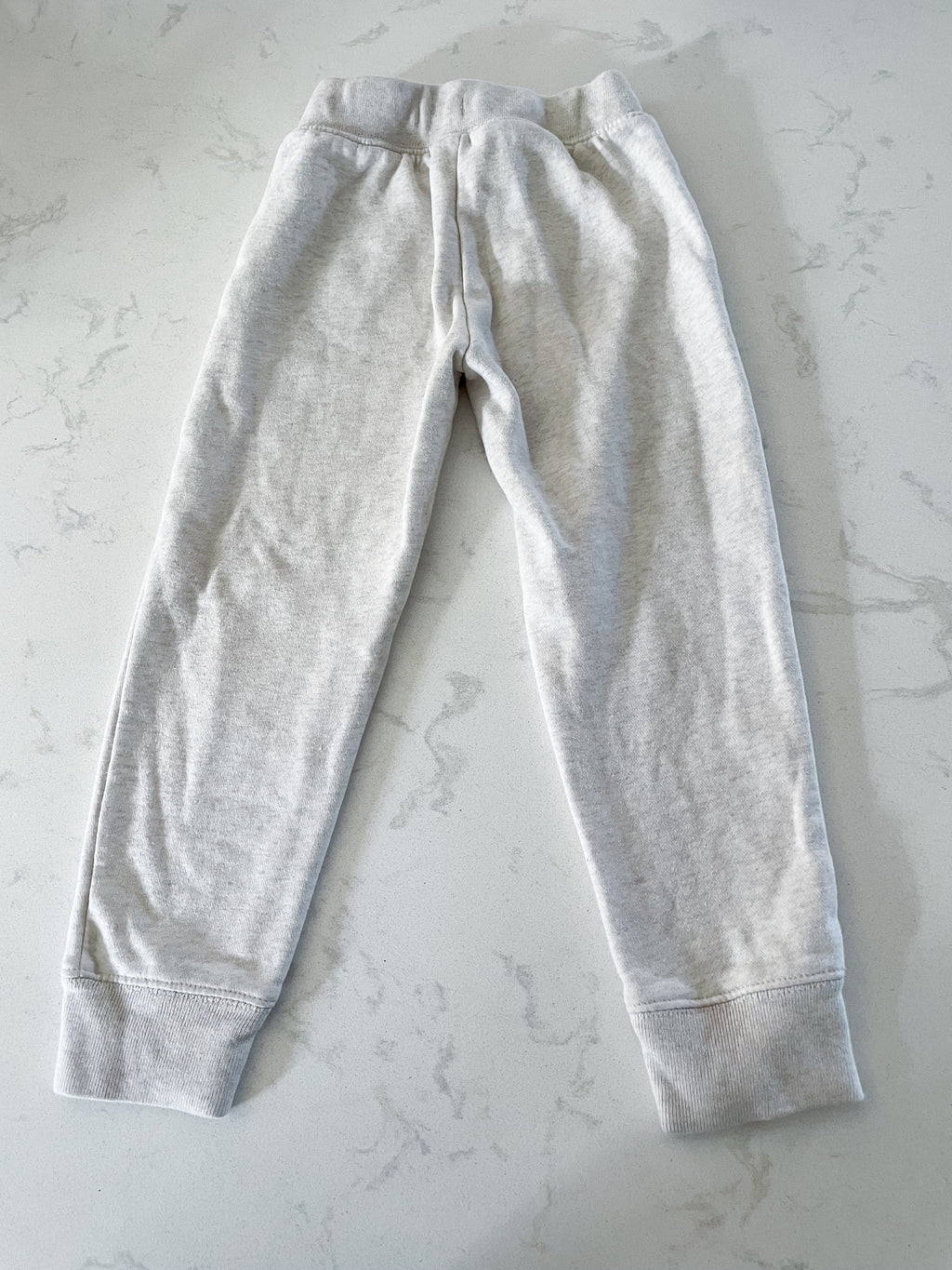 Gap-5T-GUC- light beige sweats with Minnie Mouse