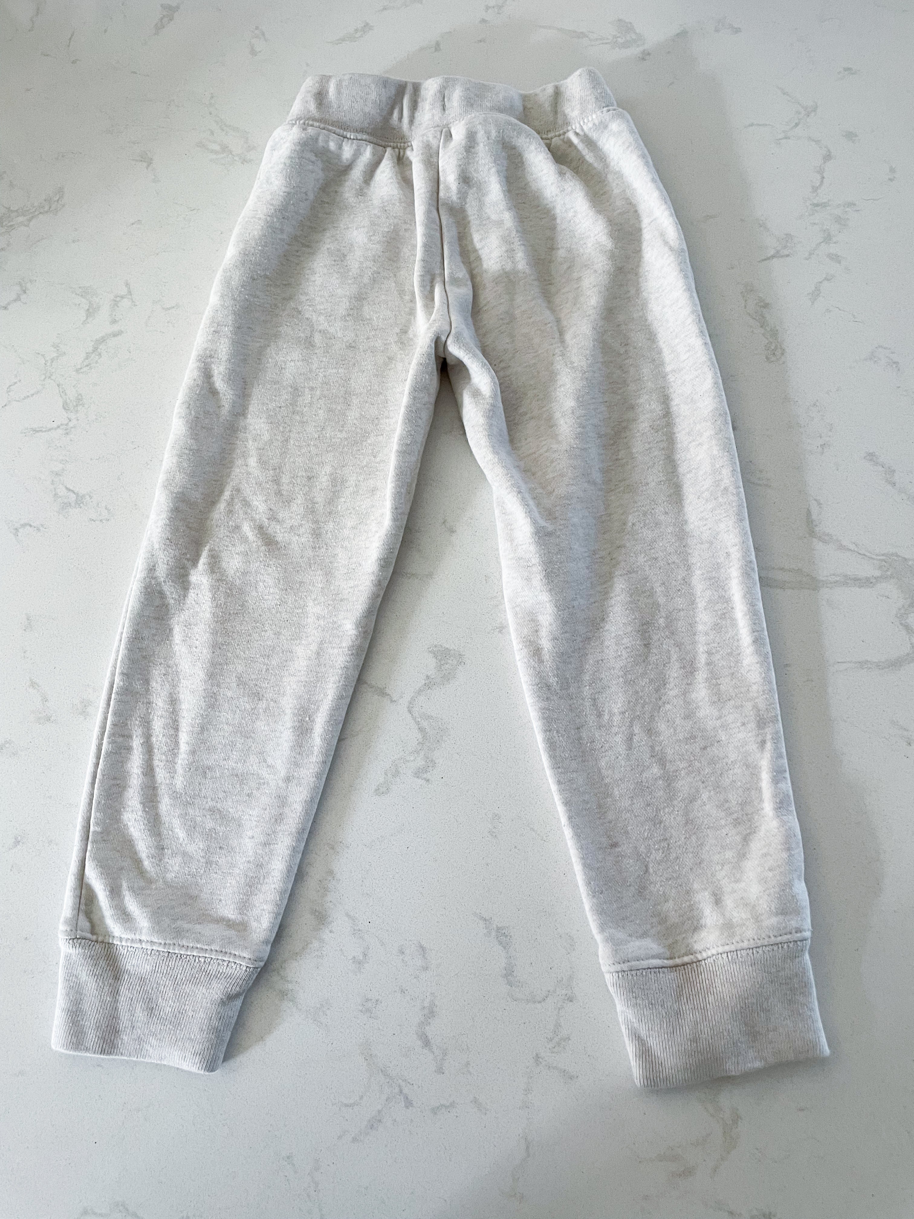 Gap-5T-GUC- light beige sweats with Minnie Mouse
