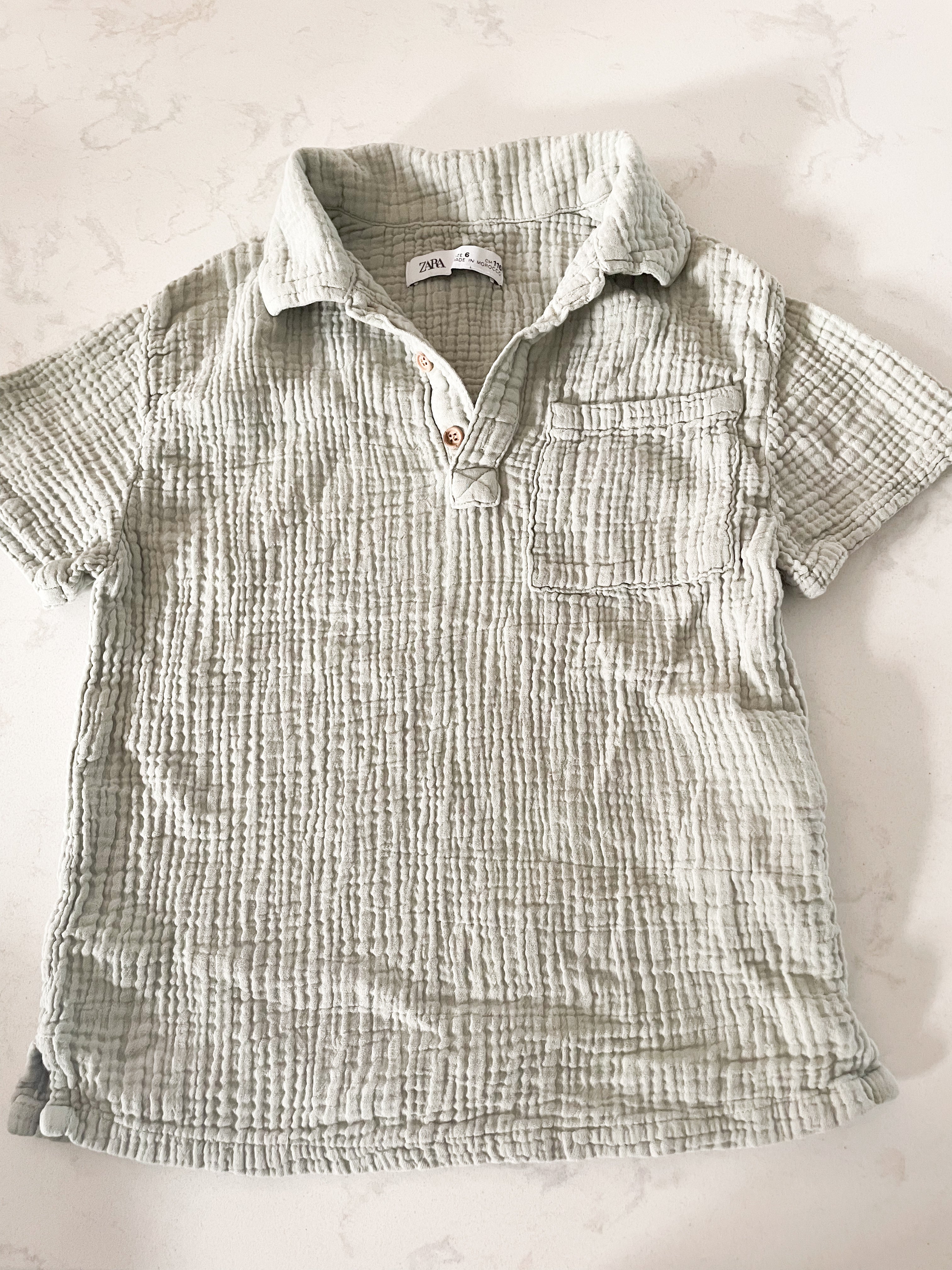 Zara-6Y-VGUC- sage green muslin collared t shirt