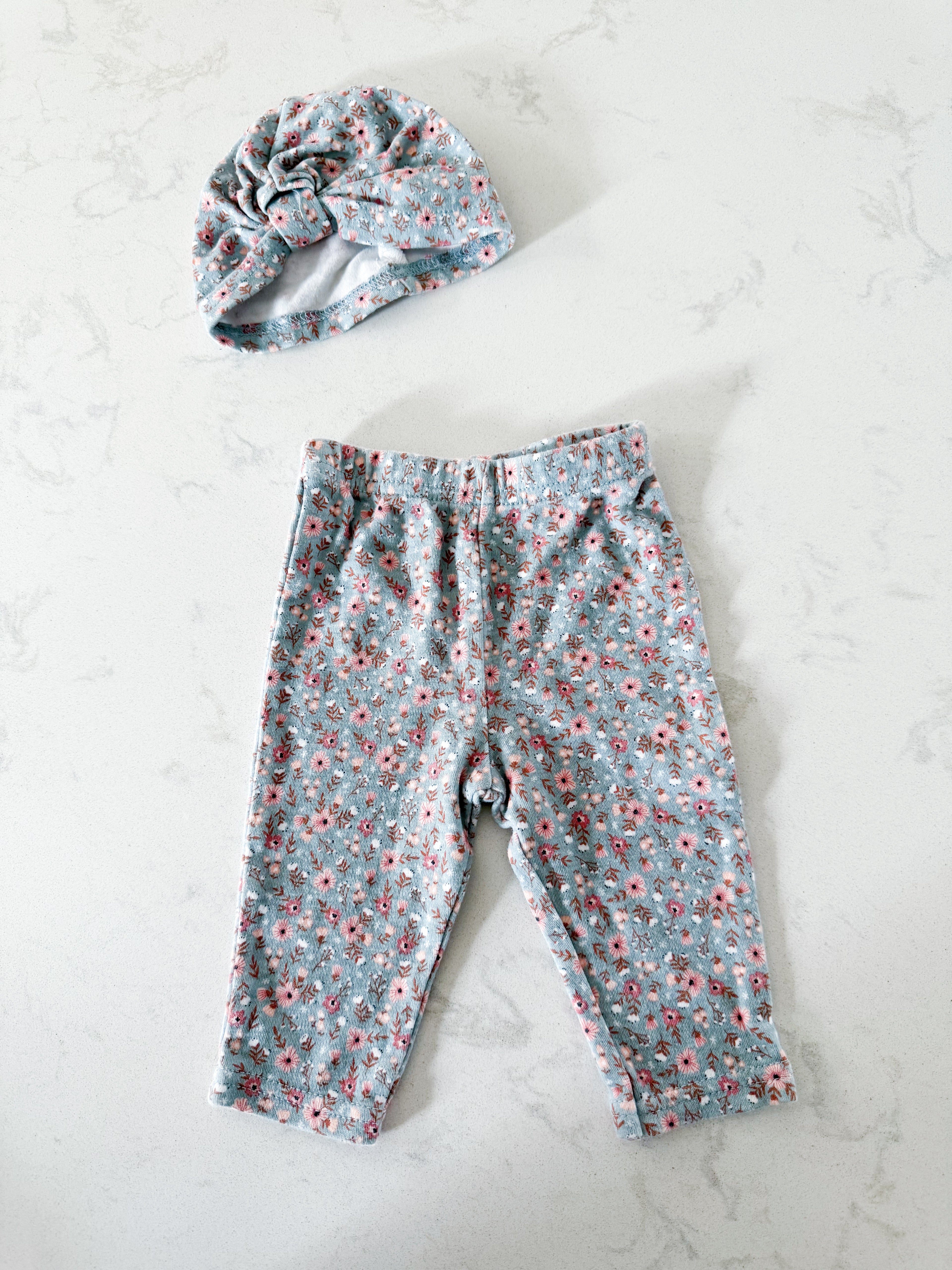 René Rofé- 3-6m- GUC- light blue leggings with floral pattern and matching hat