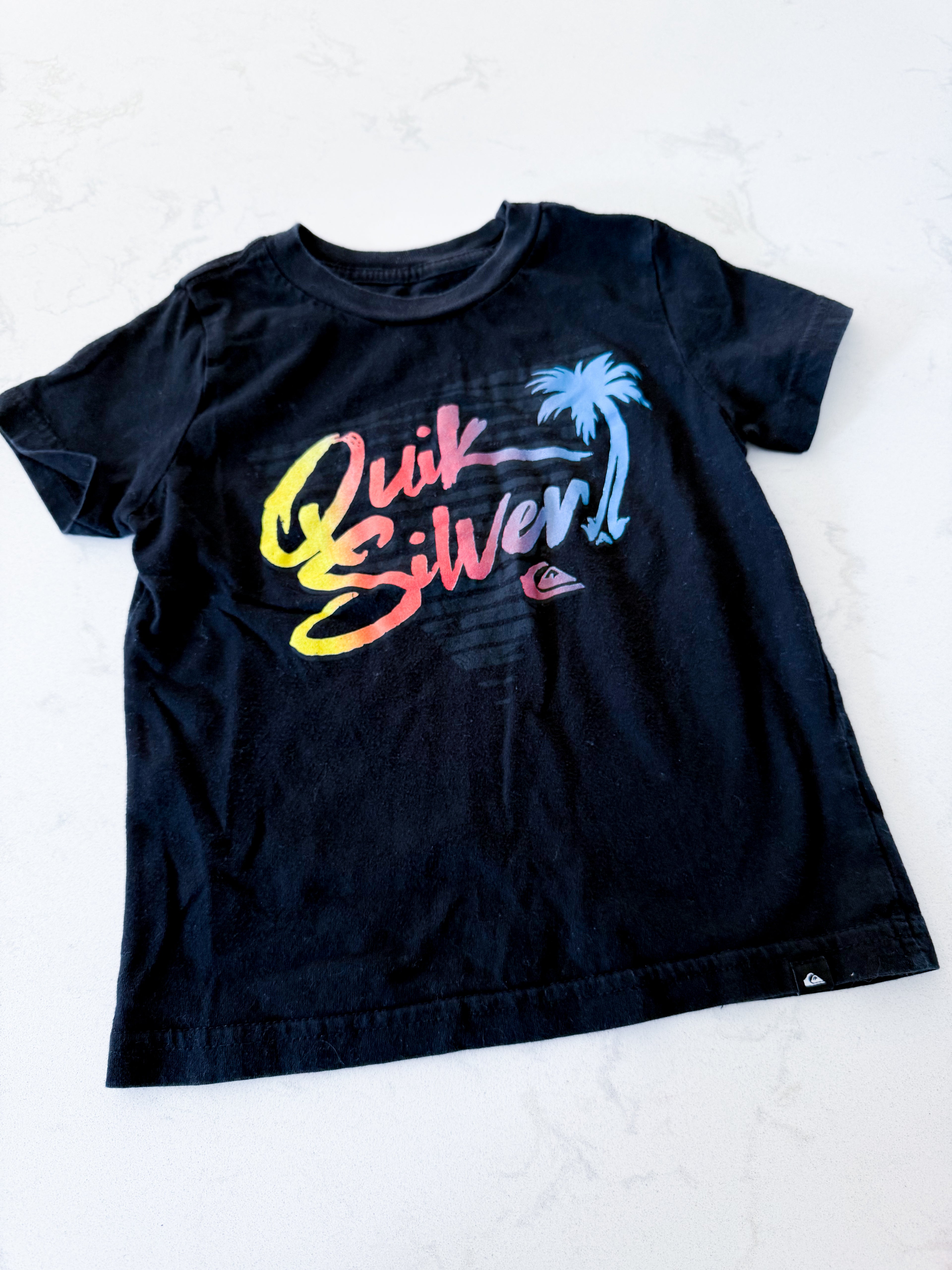 Quik Silver- 3T- GUC- black t shirt with colourful logo