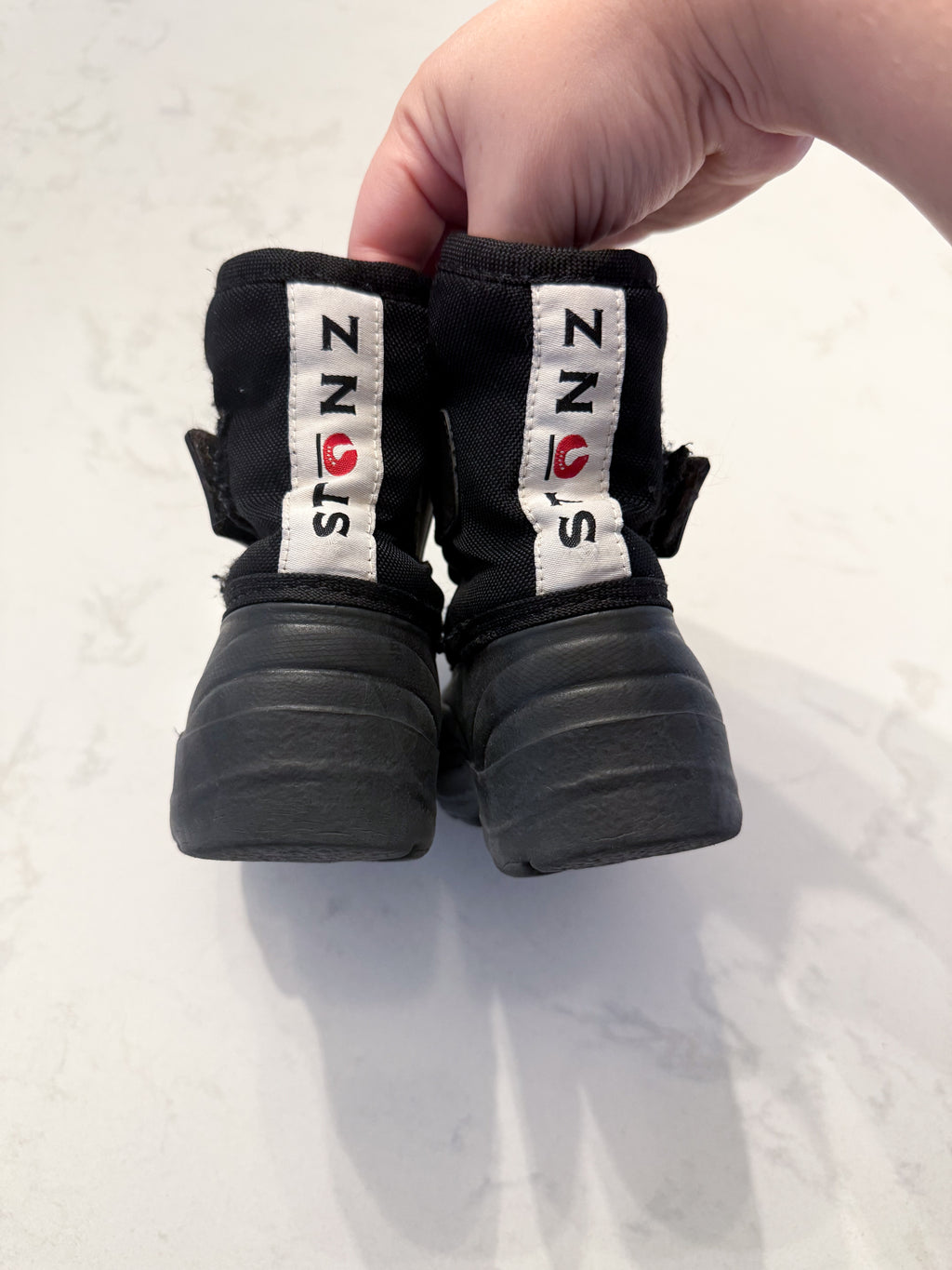 Stonz- 5C- GUC- blue and black Stonz boots