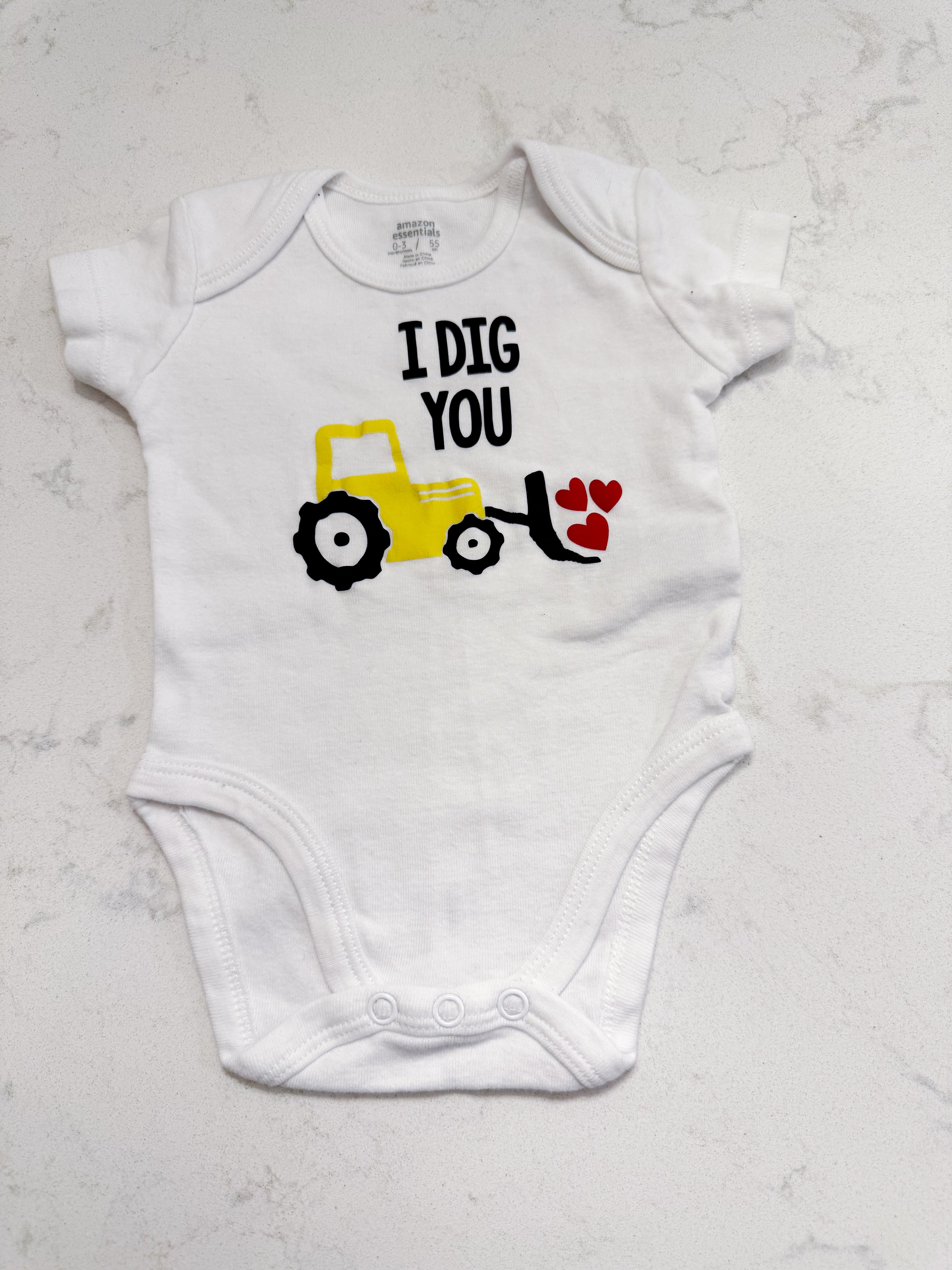 Amazon Essentials- 0-3m- GUC- white short sleeve bodysuit with construction truck and hearts