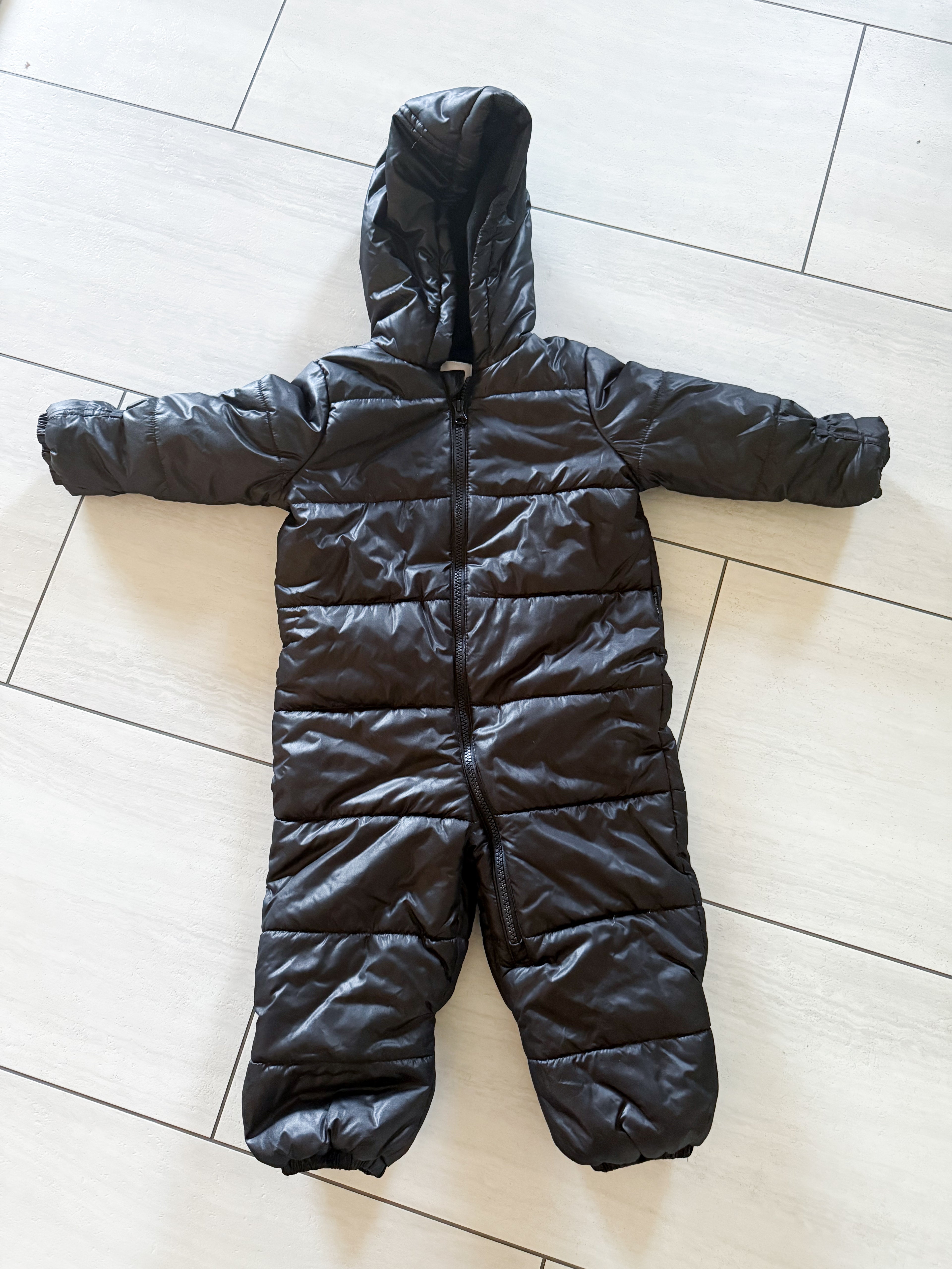 Joe Fresh- 18-24m- VGUC- black snowsuit