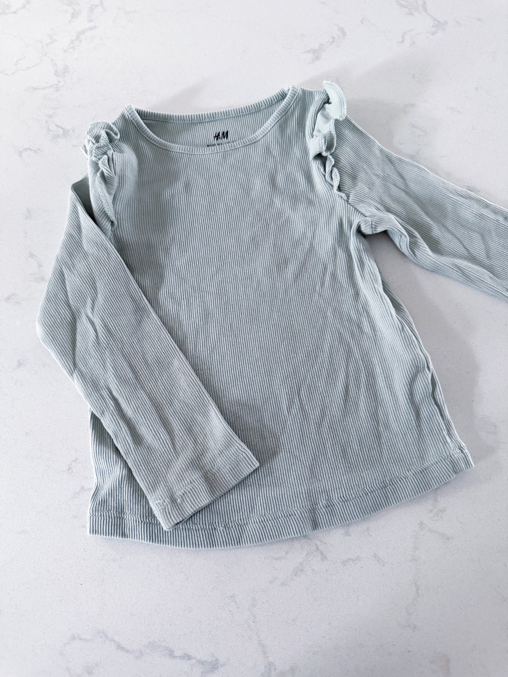 H&M- 2T- VGUC- long sleeve mint green shirt with ruffle shoulders