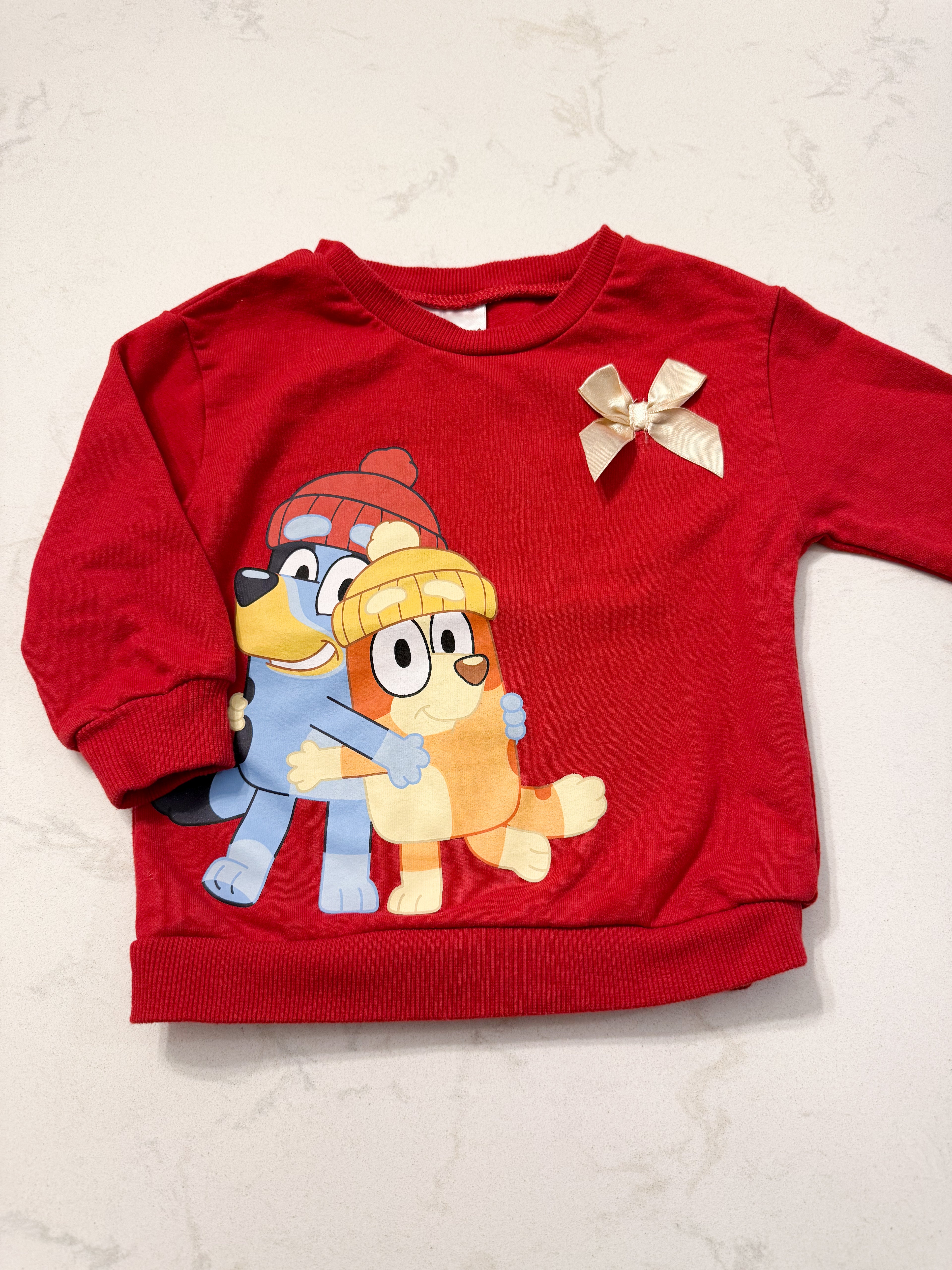 Bluey- 18m- VGUC- long sleeve crewneck with bluey bingo and a gold bow
