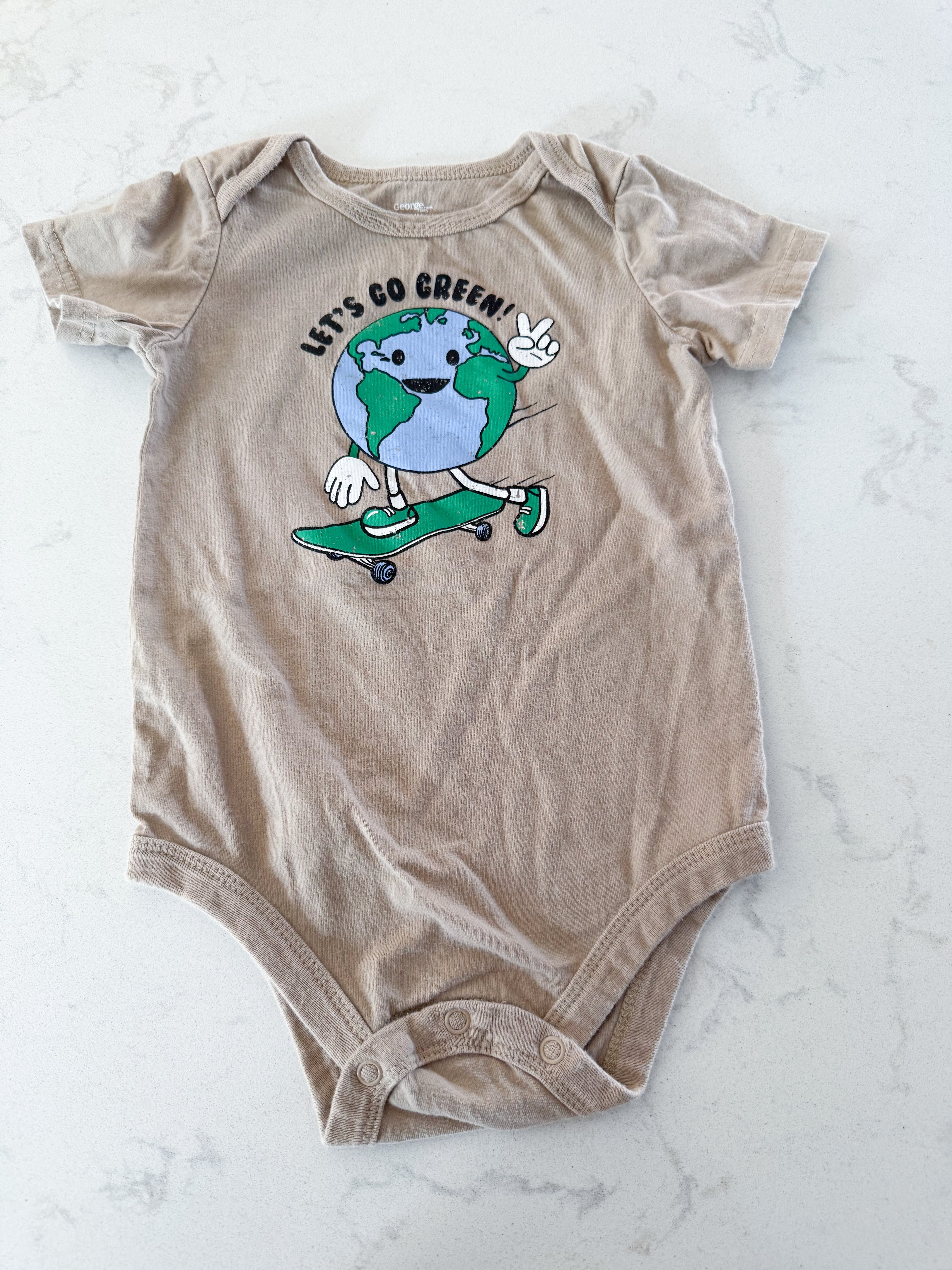 George- 18-24m- GUC- beige onesie with earth day quote
