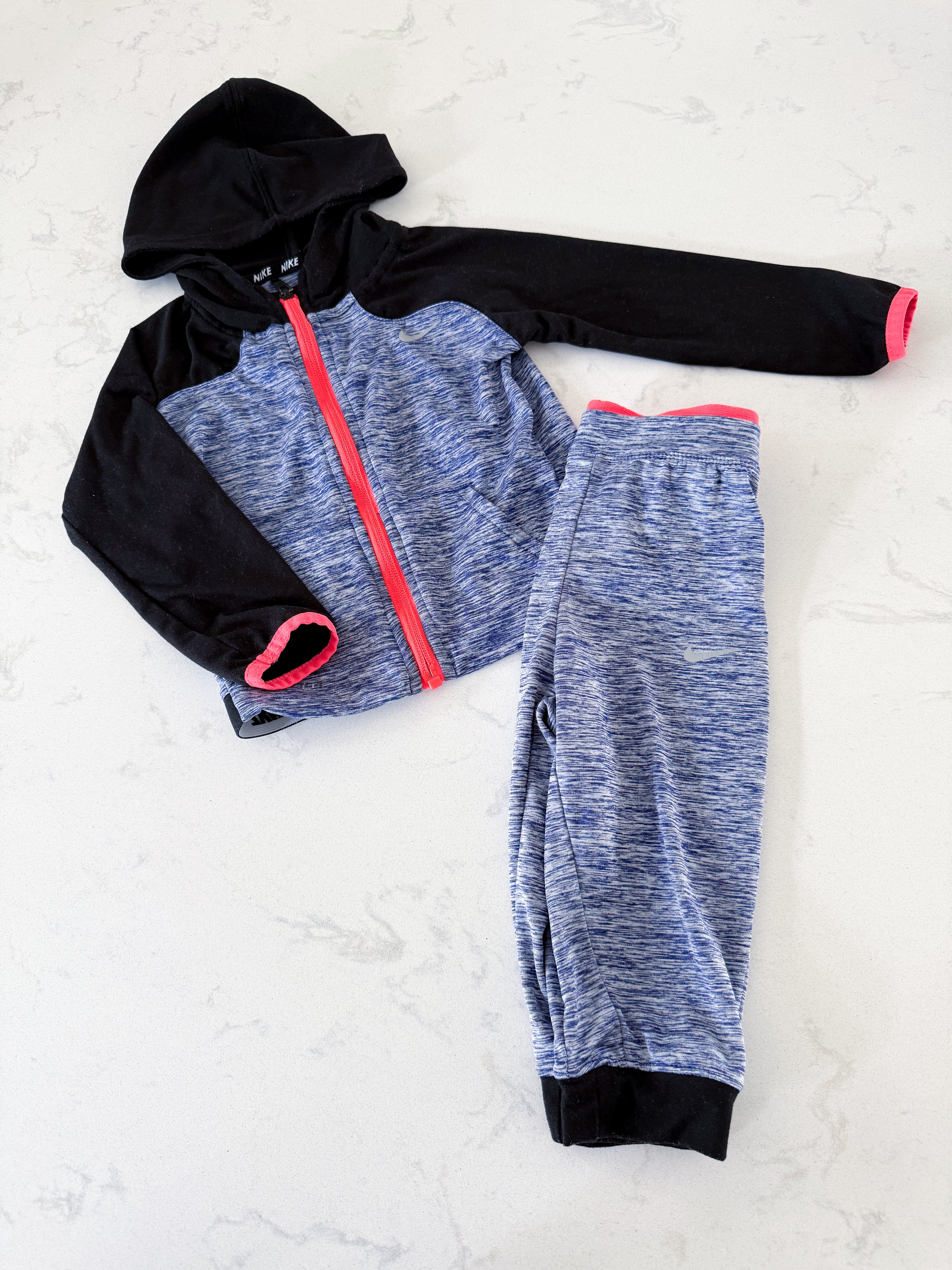 Nike- 12-18m- GUC- blue orange and black two piece athletic set