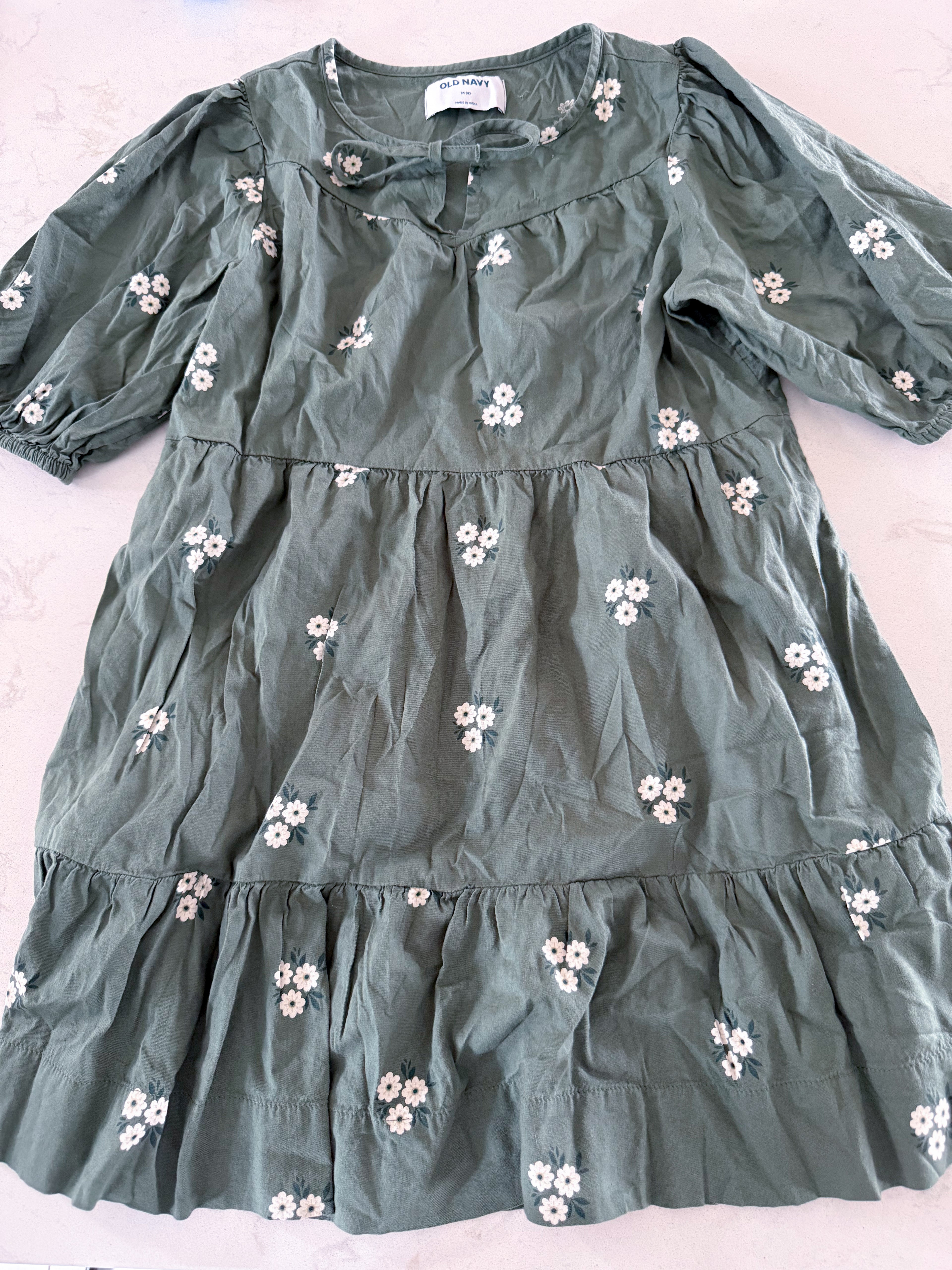 Old Navy- 8Y- VGUC- olive short sleeve dress with white florals