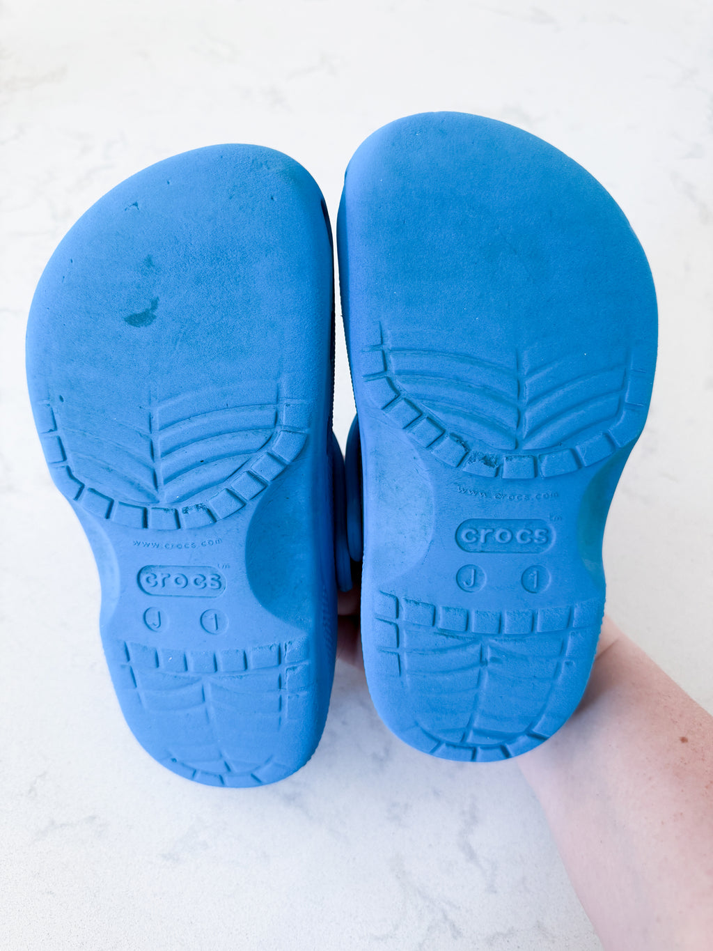 Crocs- 1Y- PLAY- bright blue crocs