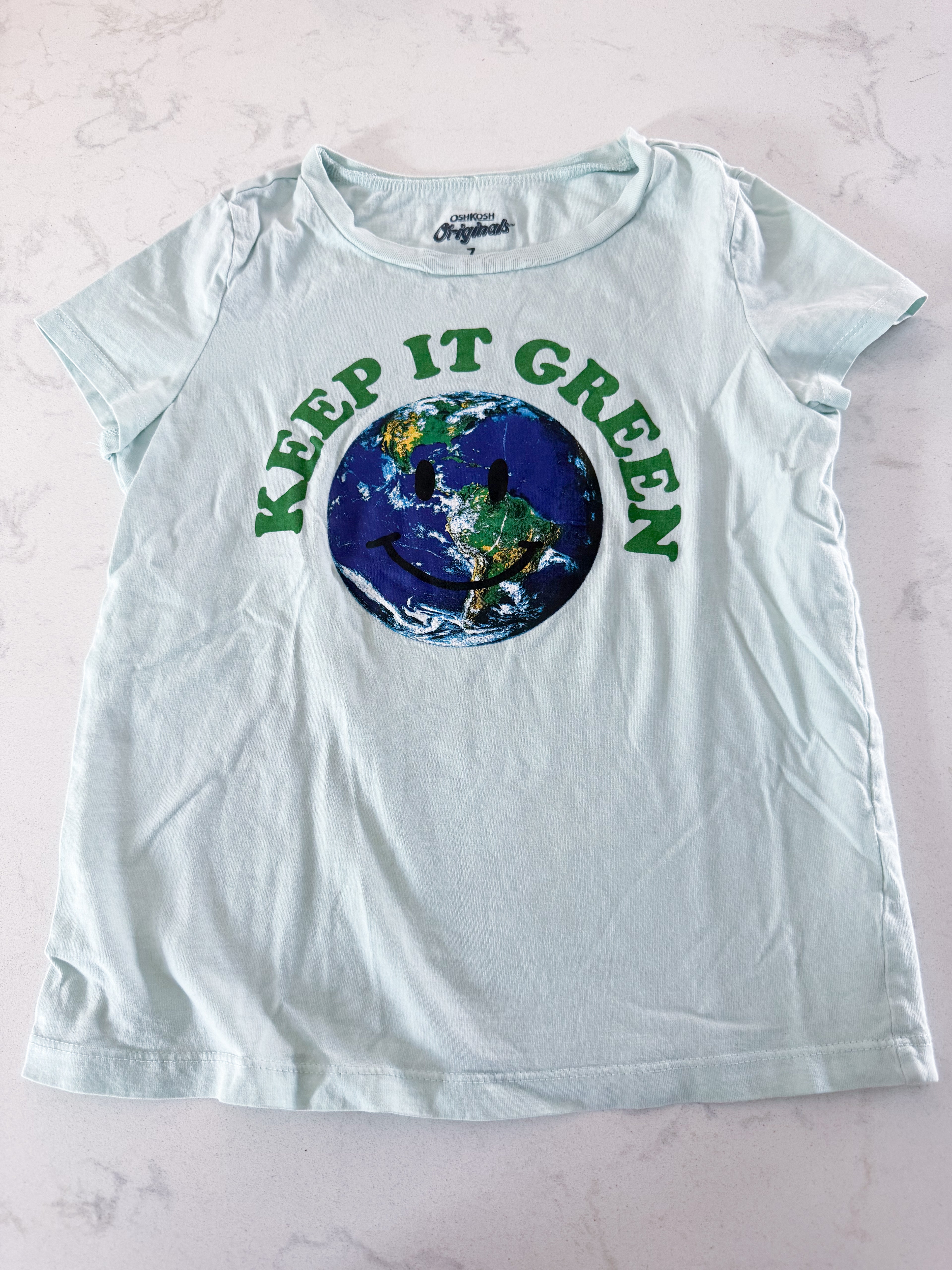 Oshkosh- (fits 6Y)- VGUC- light green t shirt with earth