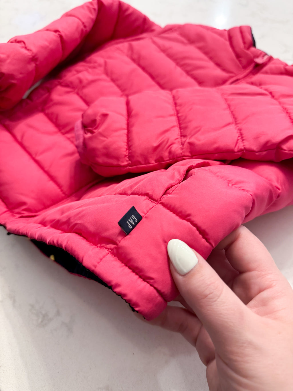 Gap- 4T- VGUC- reversible rainbow dot puffer jacket with pink reverse