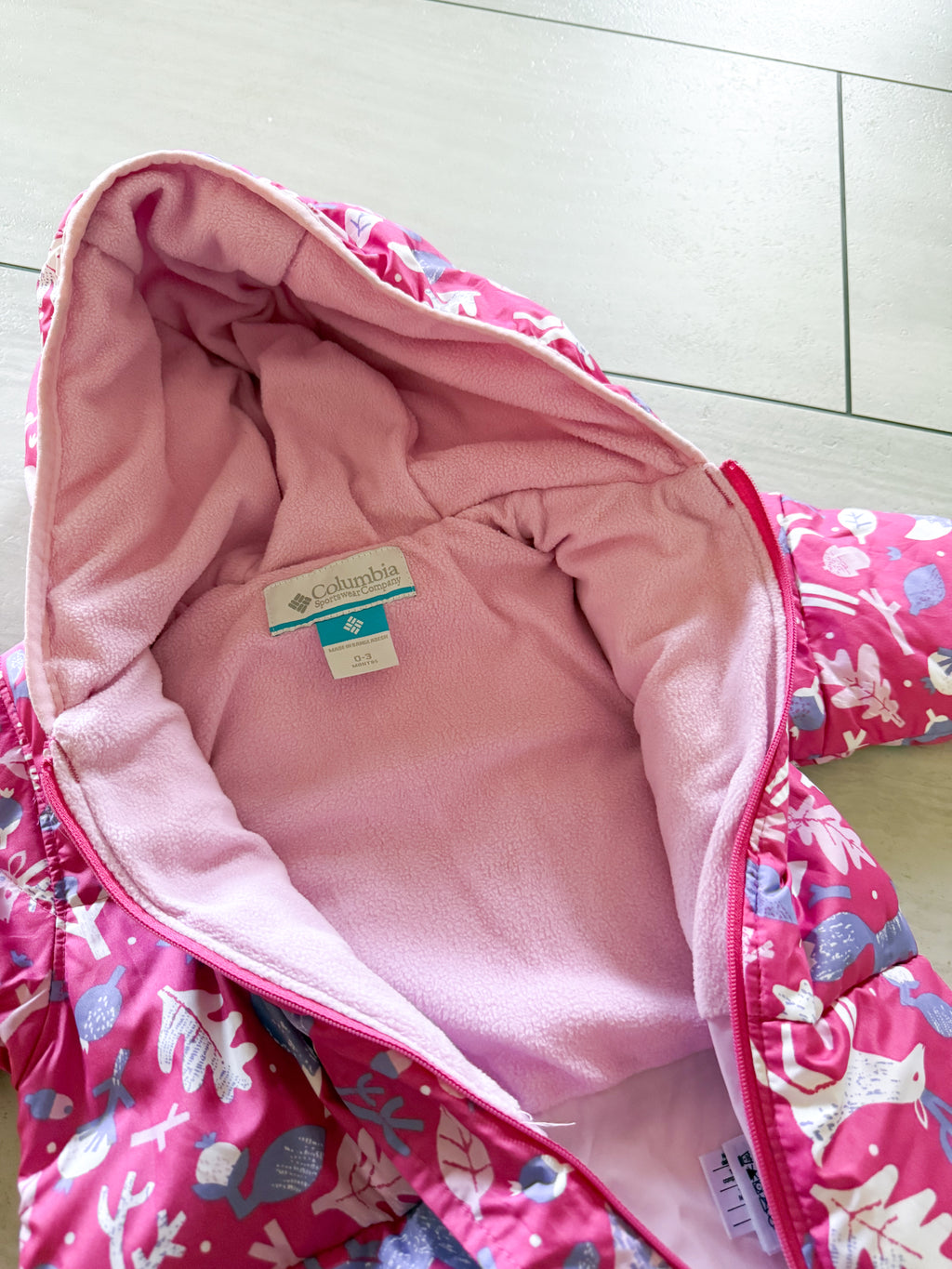 Columbia- 0-3m- VGUC- pink snowsuit