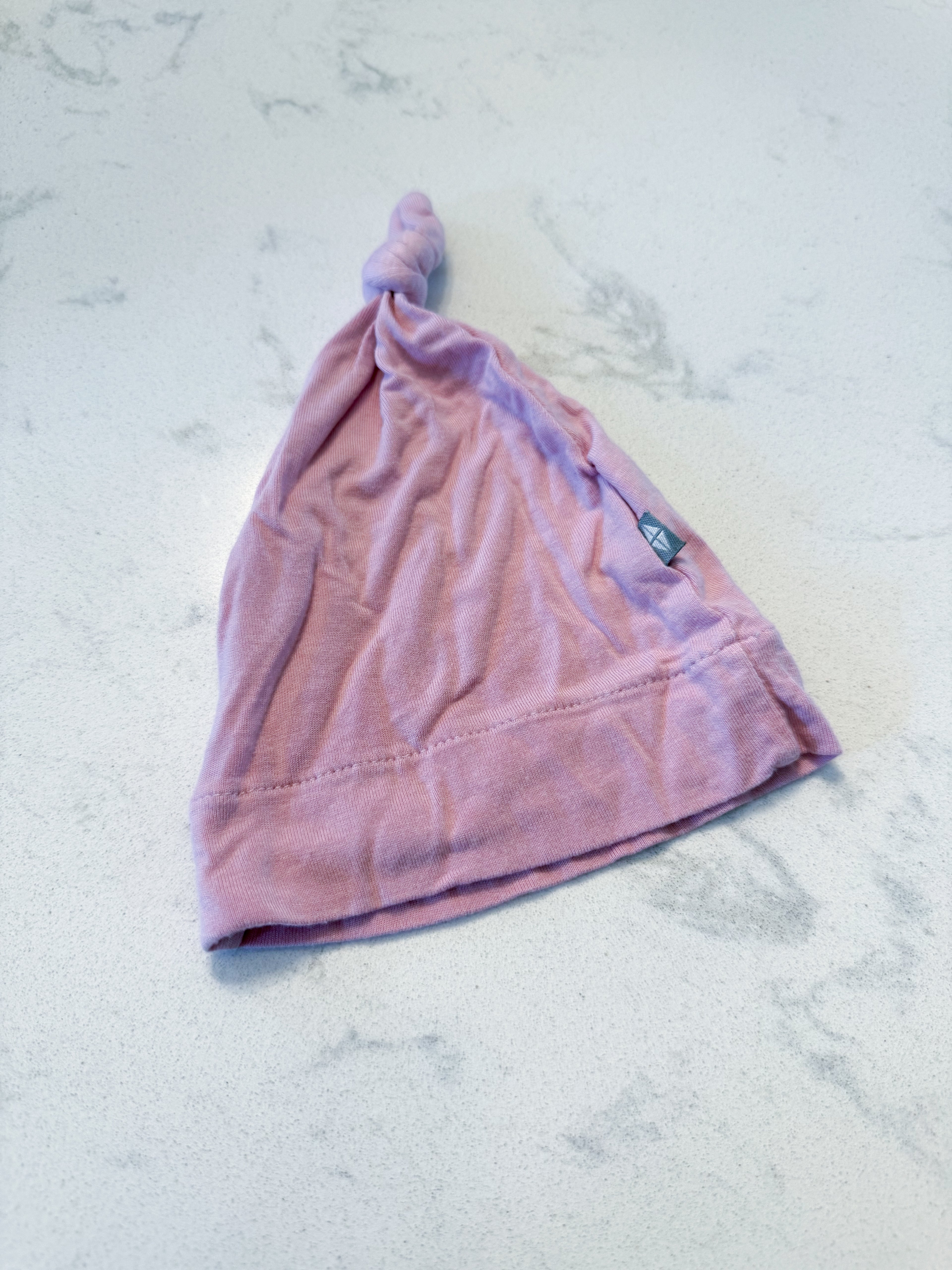 Kyte Baby- newborn- VGUC- bubble gum pink bamboo hat