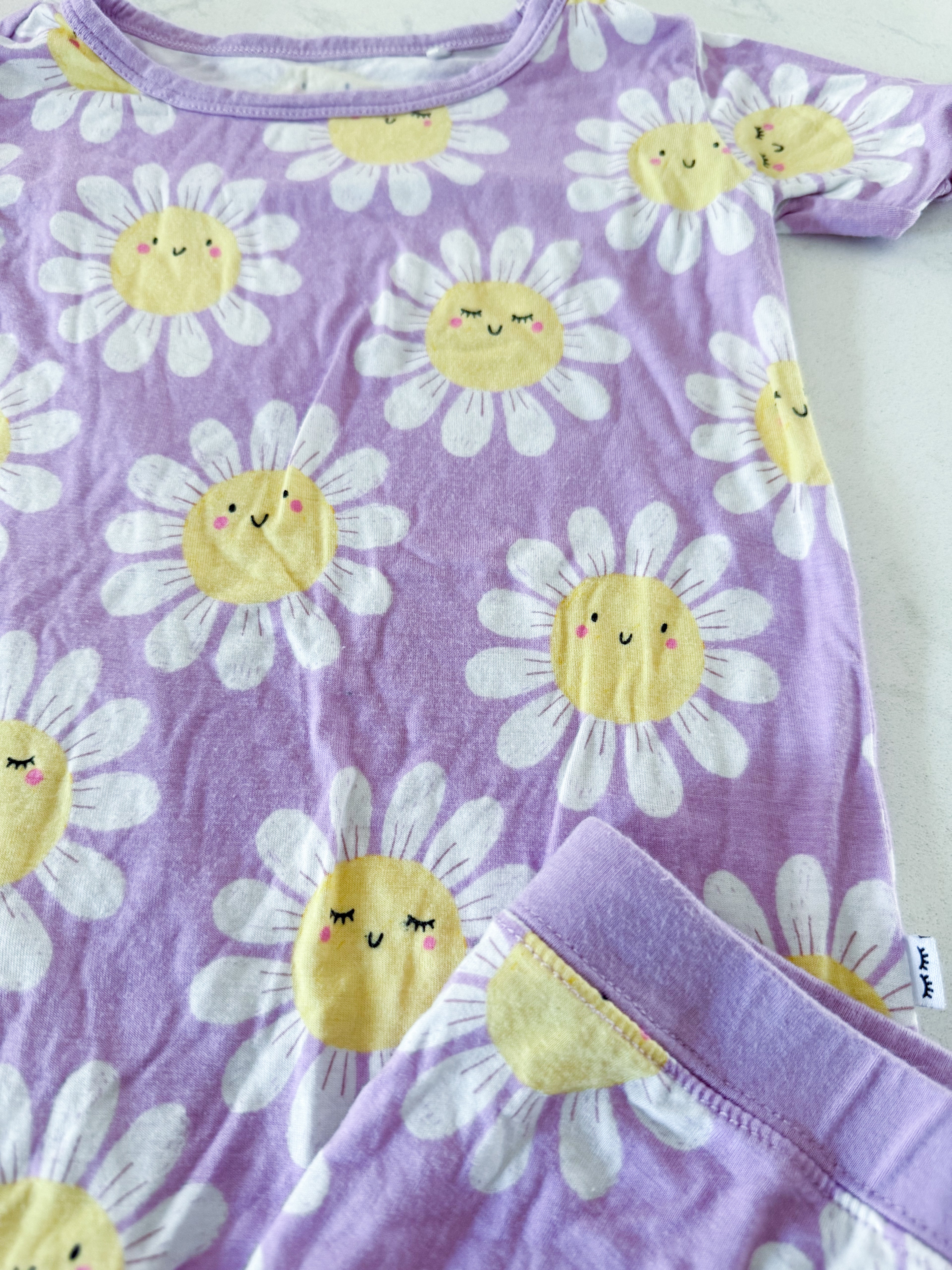 Little Sleepies- 2T- GUC- light purple two piece bamboo Jammies with shorts and short sleeve shirt with daisy patterns