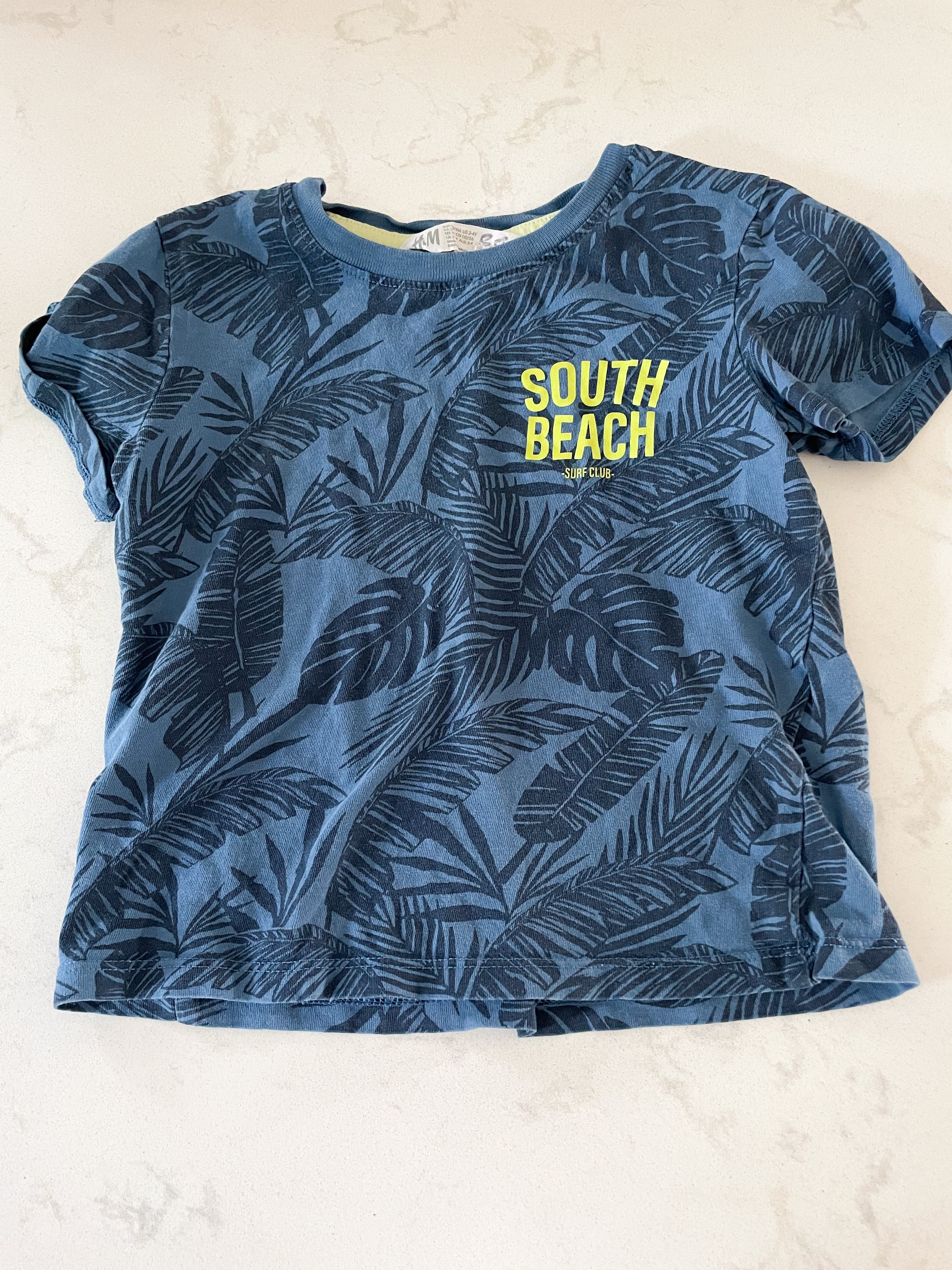 H&M-4-6Y-VGUC- navy t shirt with palm leaves