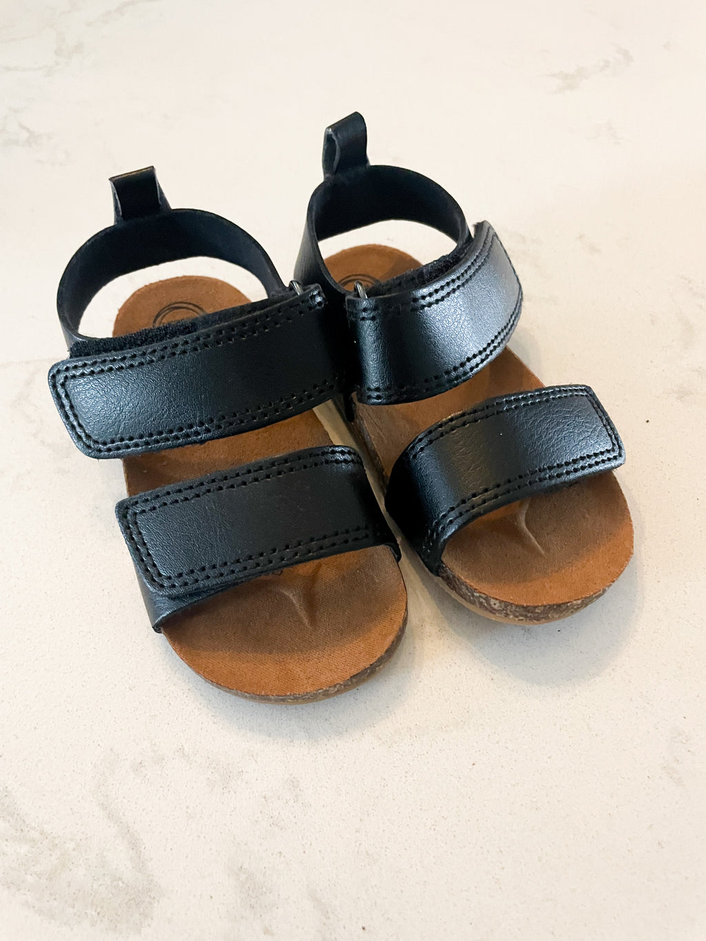 Wonder Nation-5C- VGUC- black strap sandals