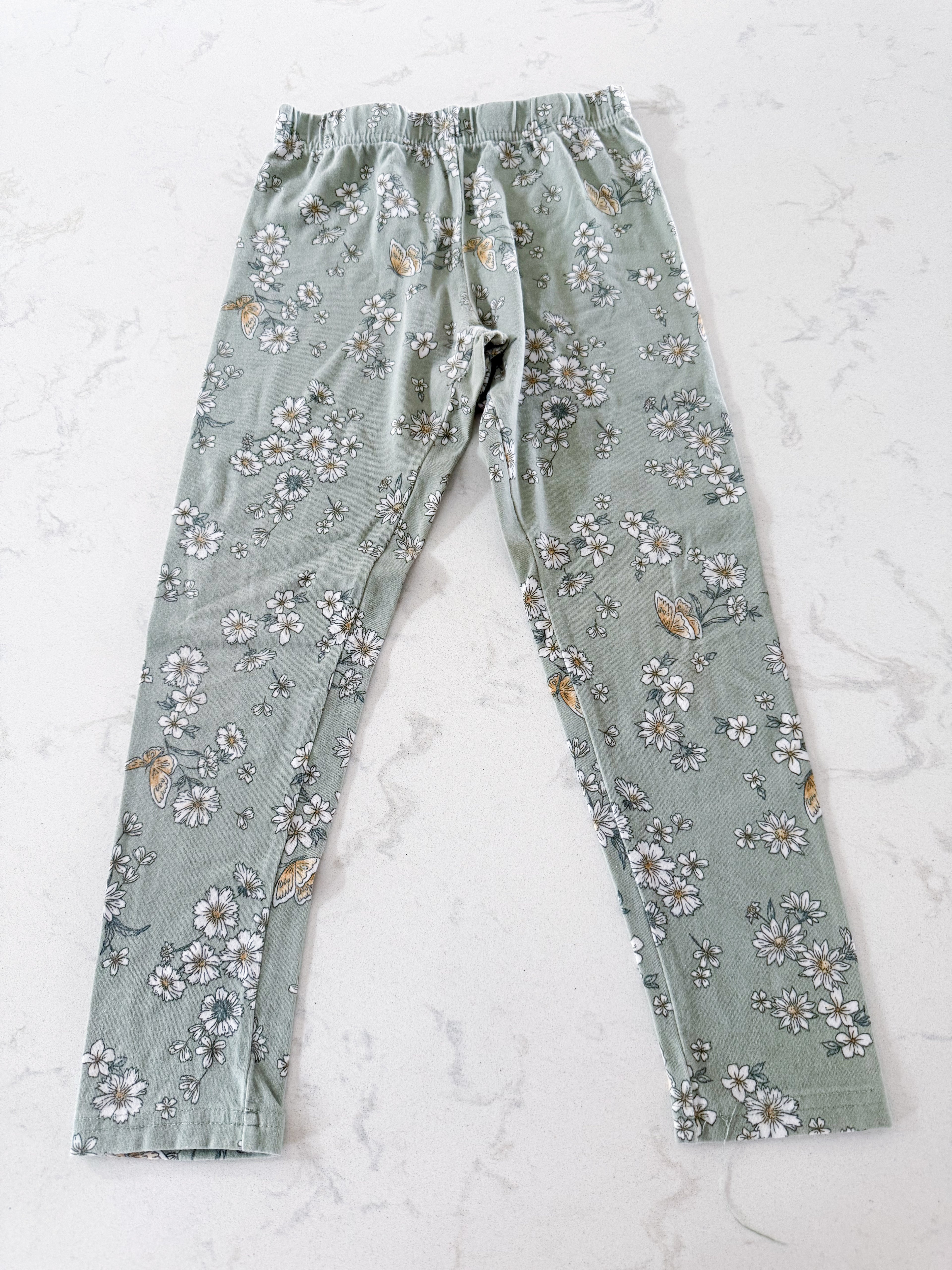 Carters-8Y- GUC- light green floral pattern leggings