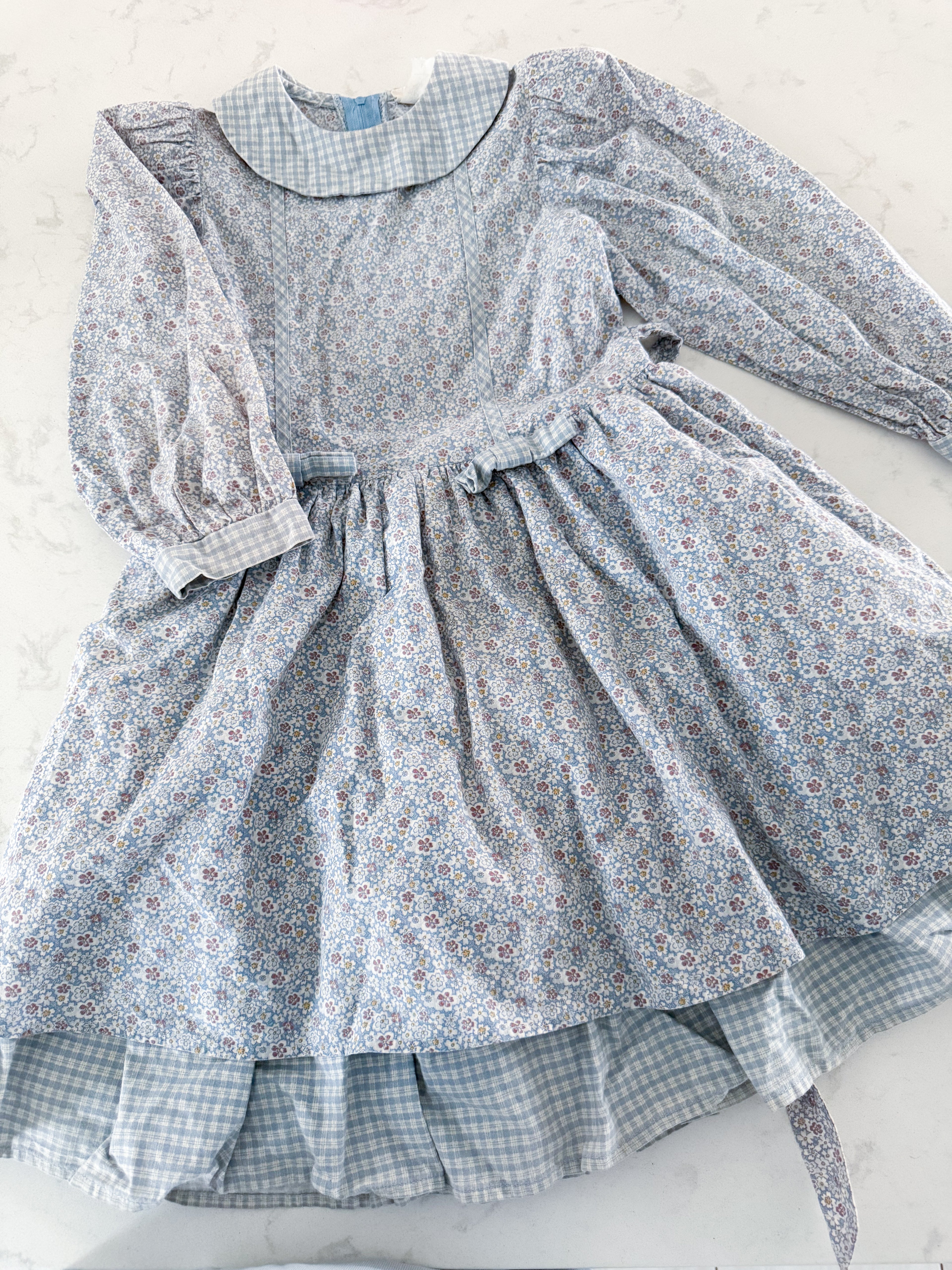 Petites Poupées (1989-1994)- 6Y- GUC- vintage dress with florals all over