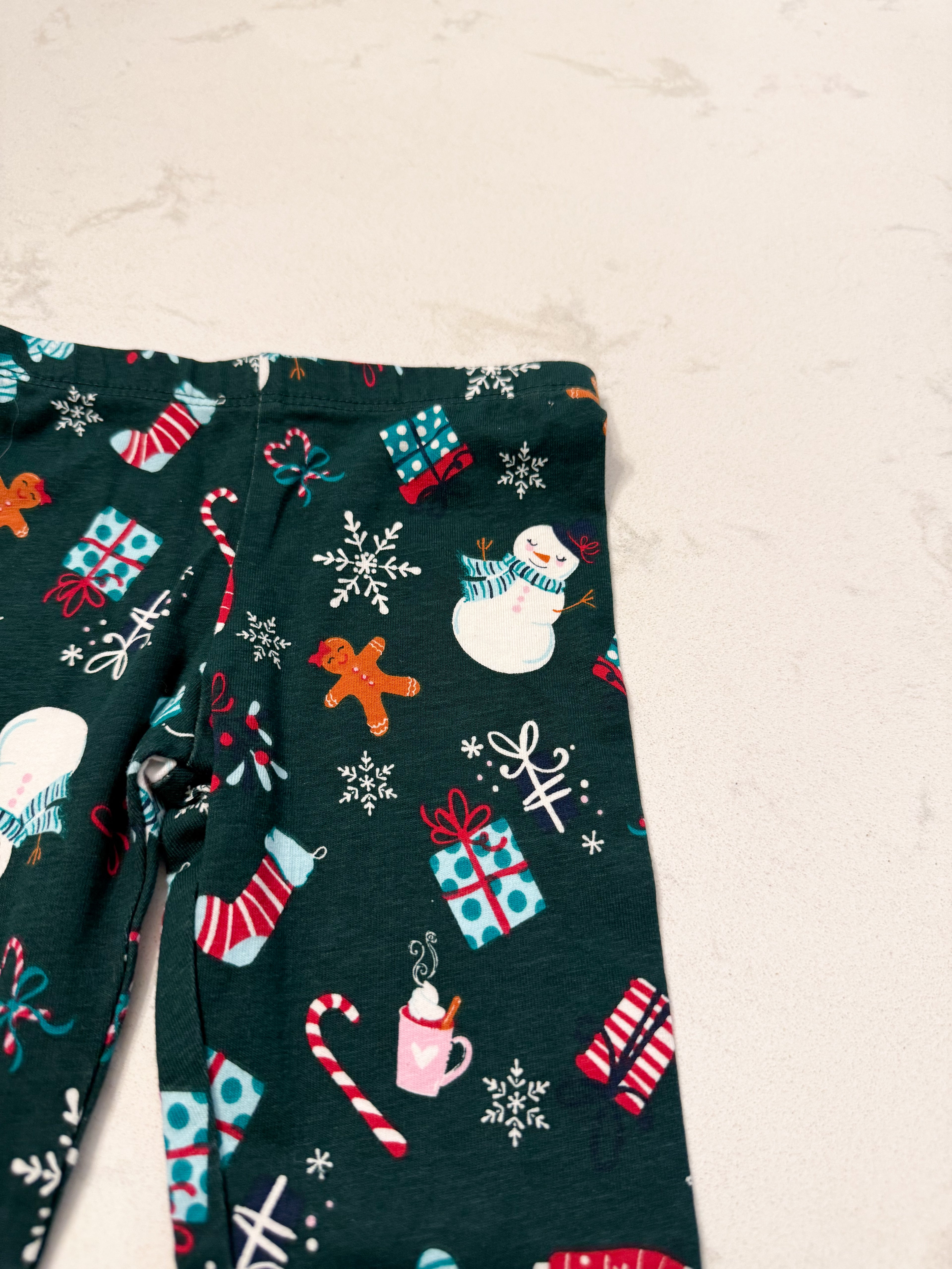 The Children’s Place- 18-24m- EUC- green Christmas leggings