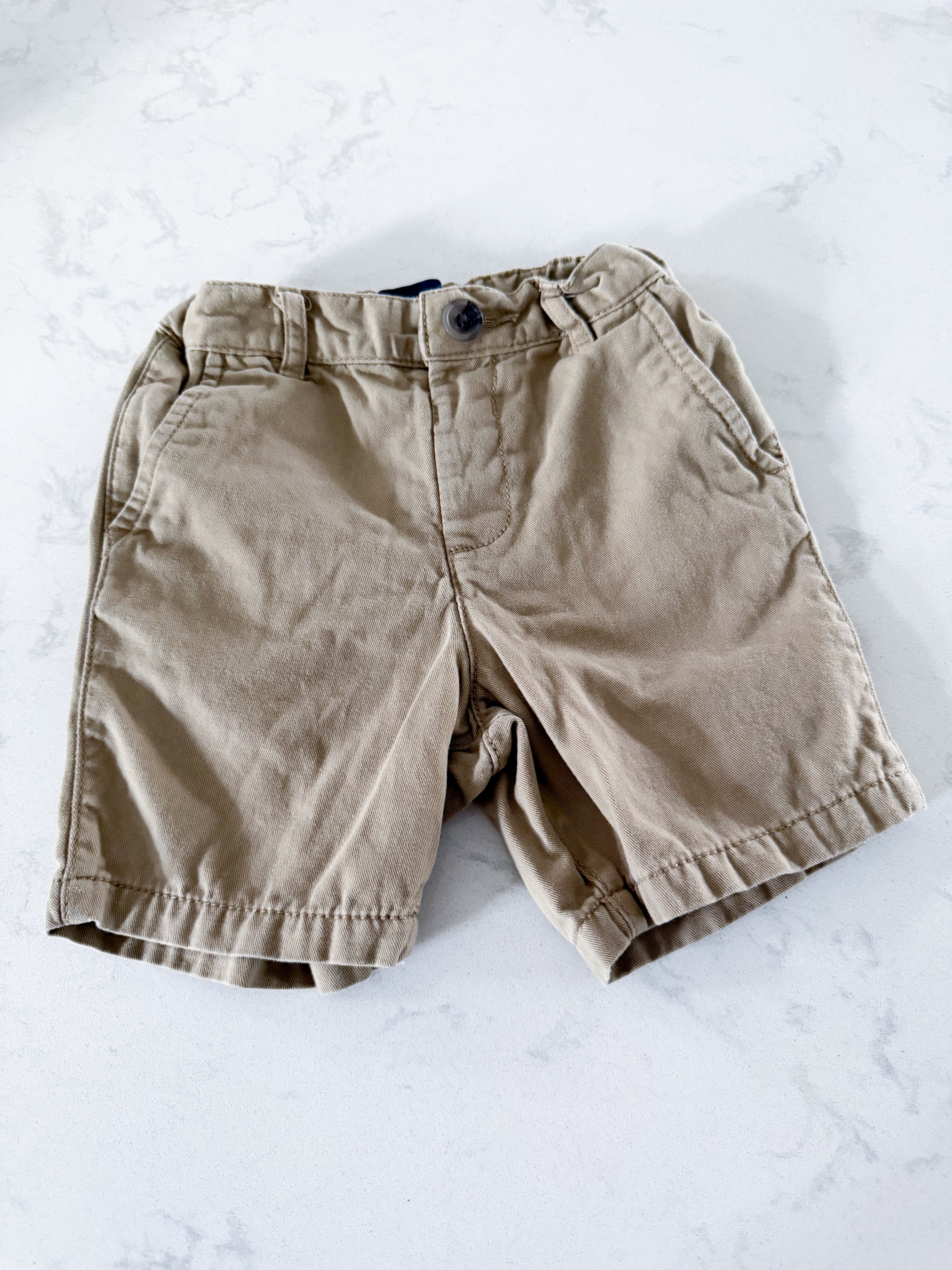 The Children’s Place- 2T- VGUC- tan khaki shorts