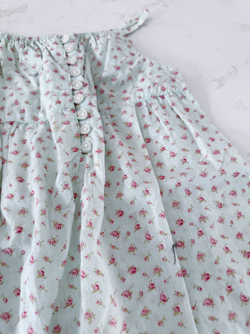 Gap(2007)- 5T- PLAY- mint green tint floral dress with buttons.