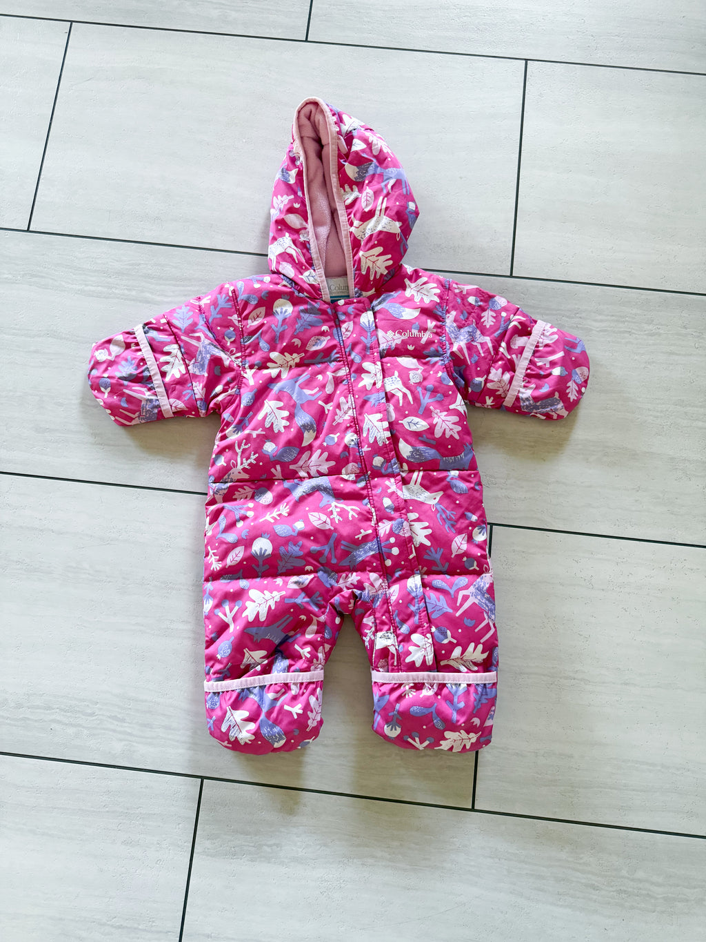 Columbia- 0-3m- VGUC- pink snowsuit