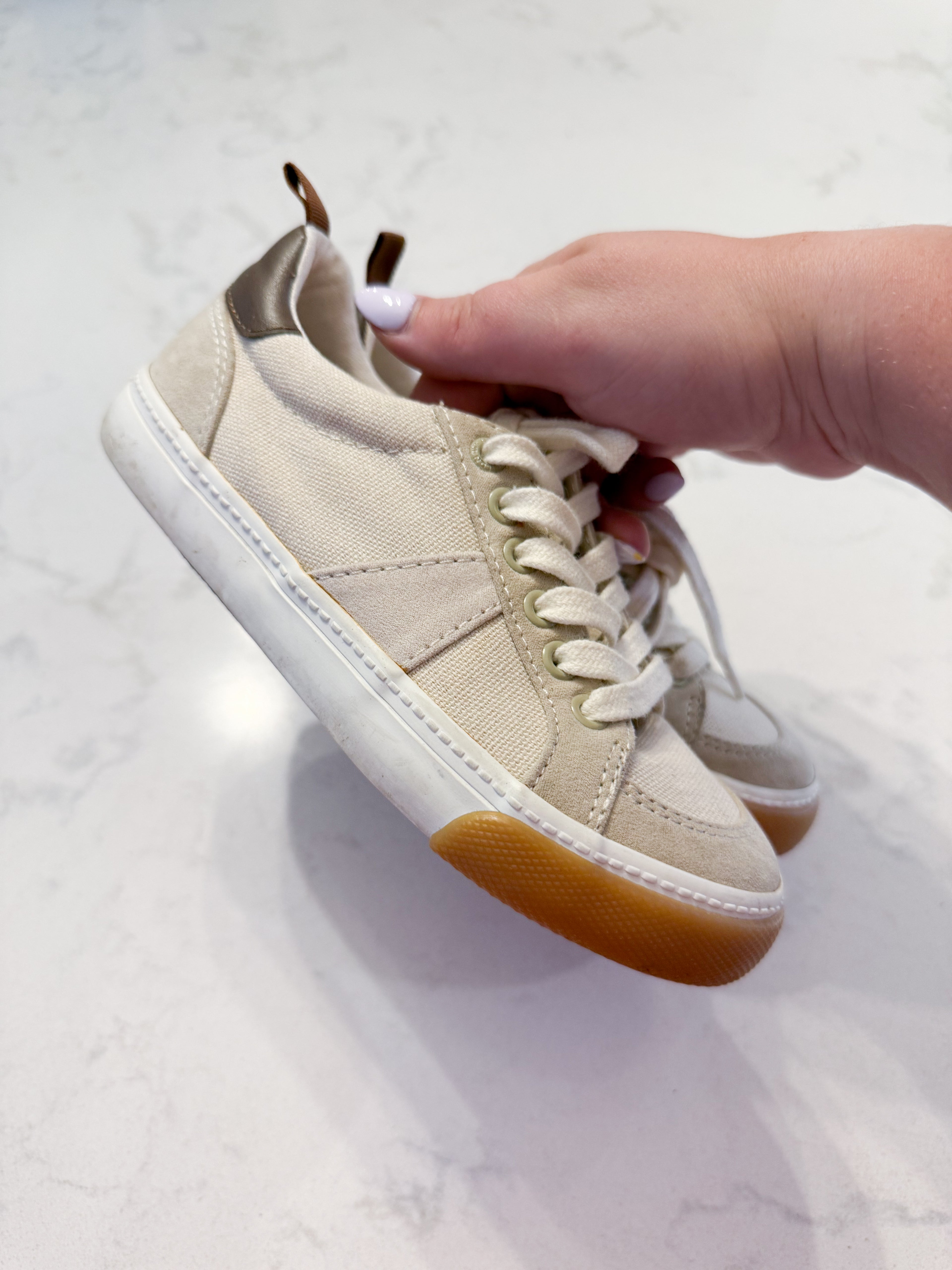Old Navy- 13C- GUC- cream coloured canvas children with laces