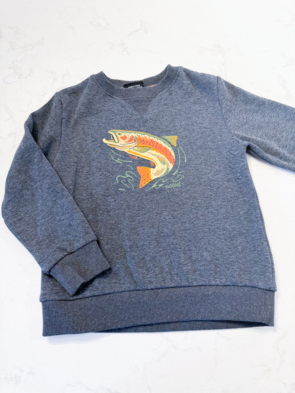 Hooké- 5T- VGUC- grey crewneck with fish graphic