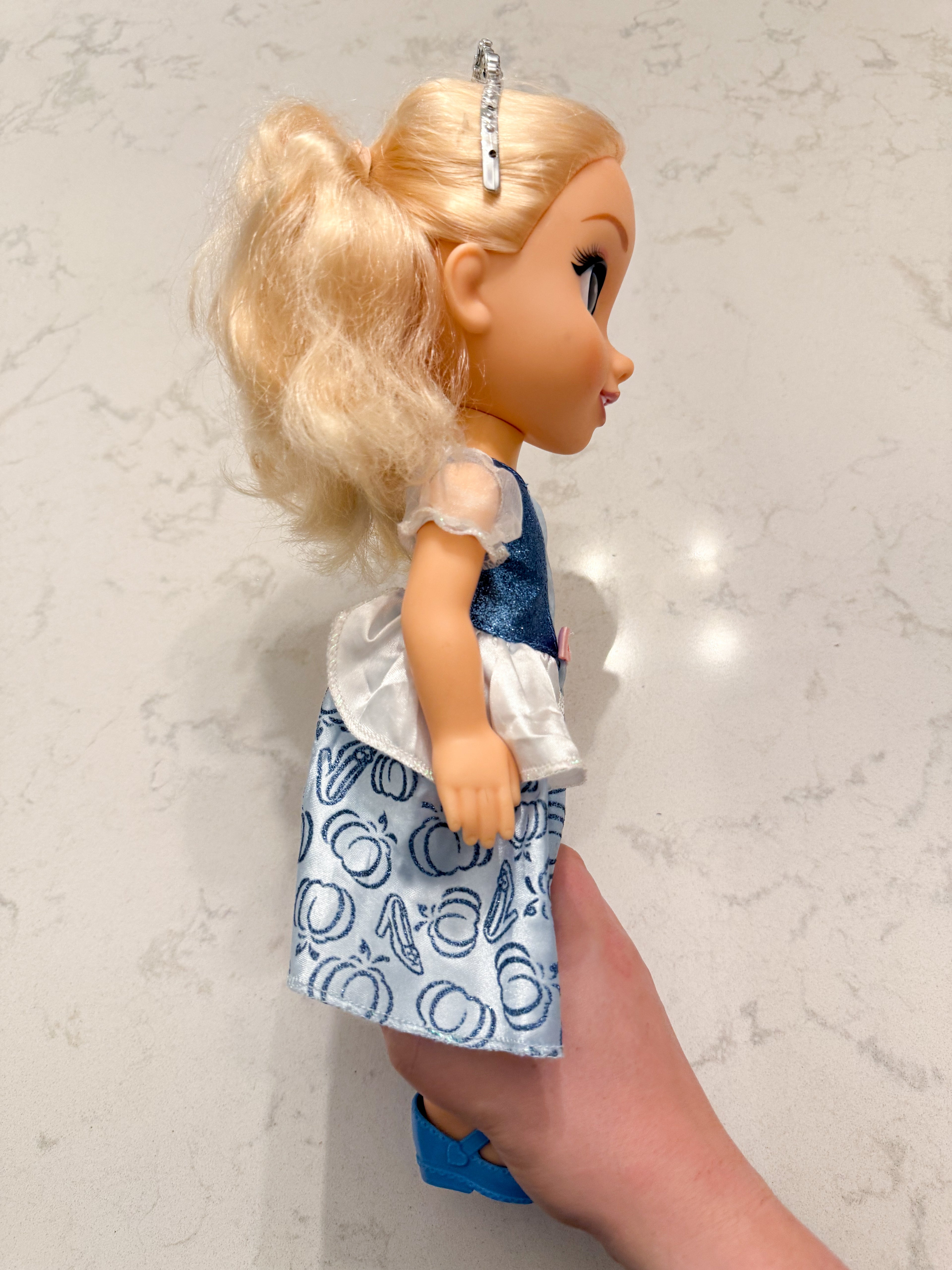 Disney- Cinderella doll- VGUC