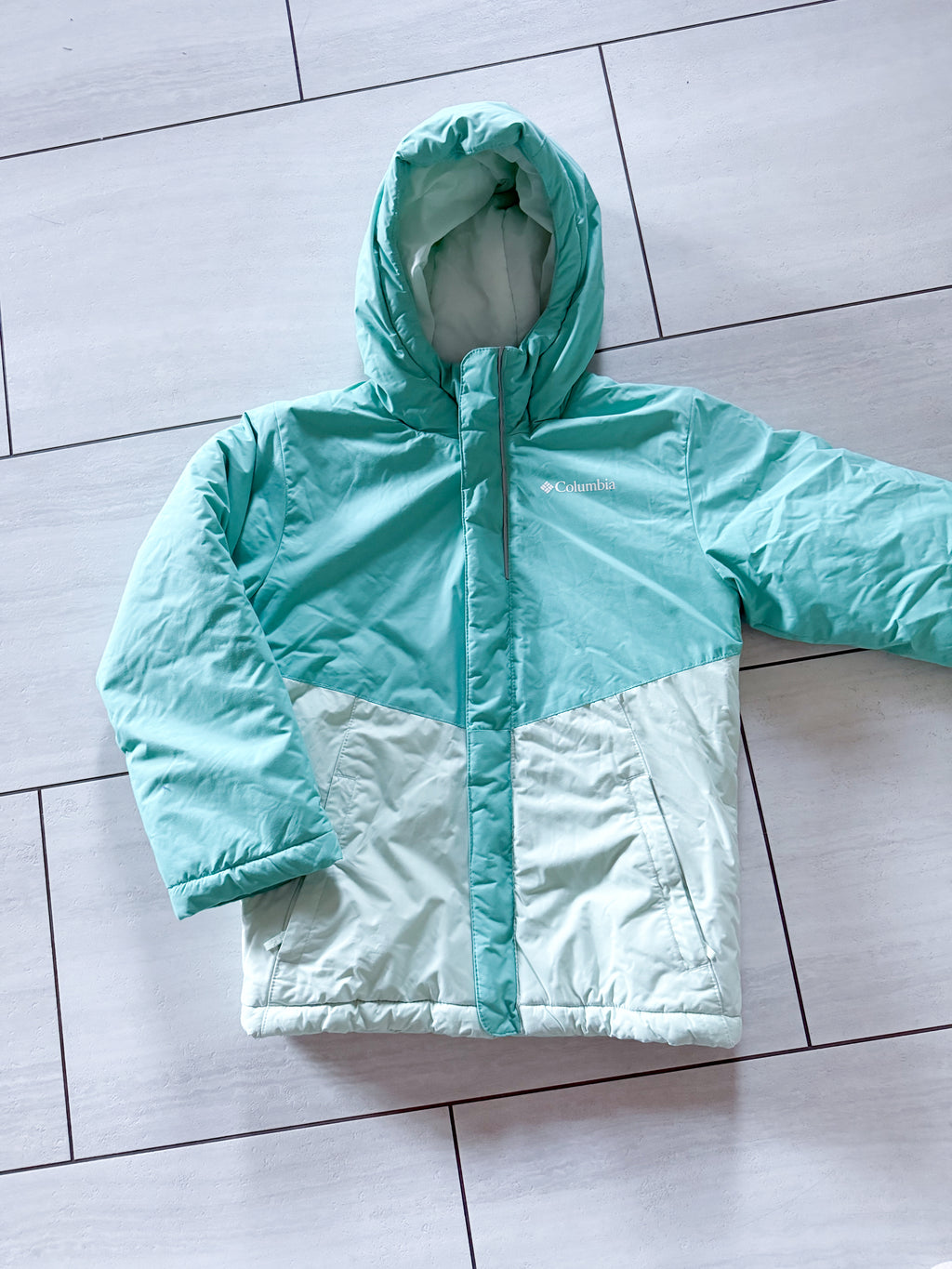 Columbia- 8Y- PLAY- light green two shade winter coat