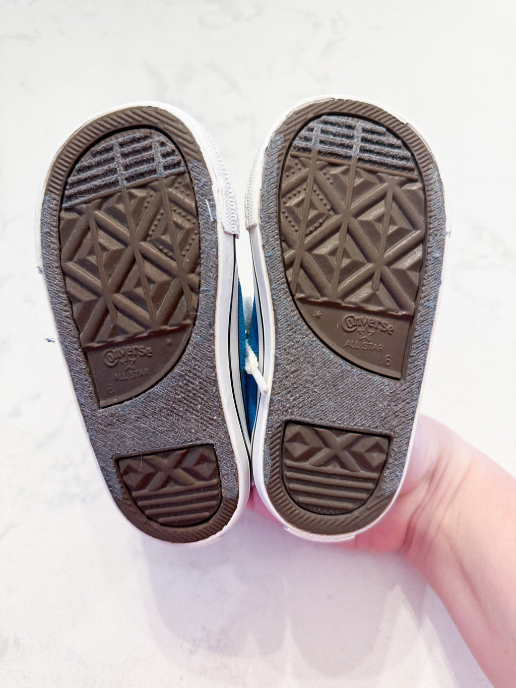 Converse- 6C- VGUC- blue lace up shoes