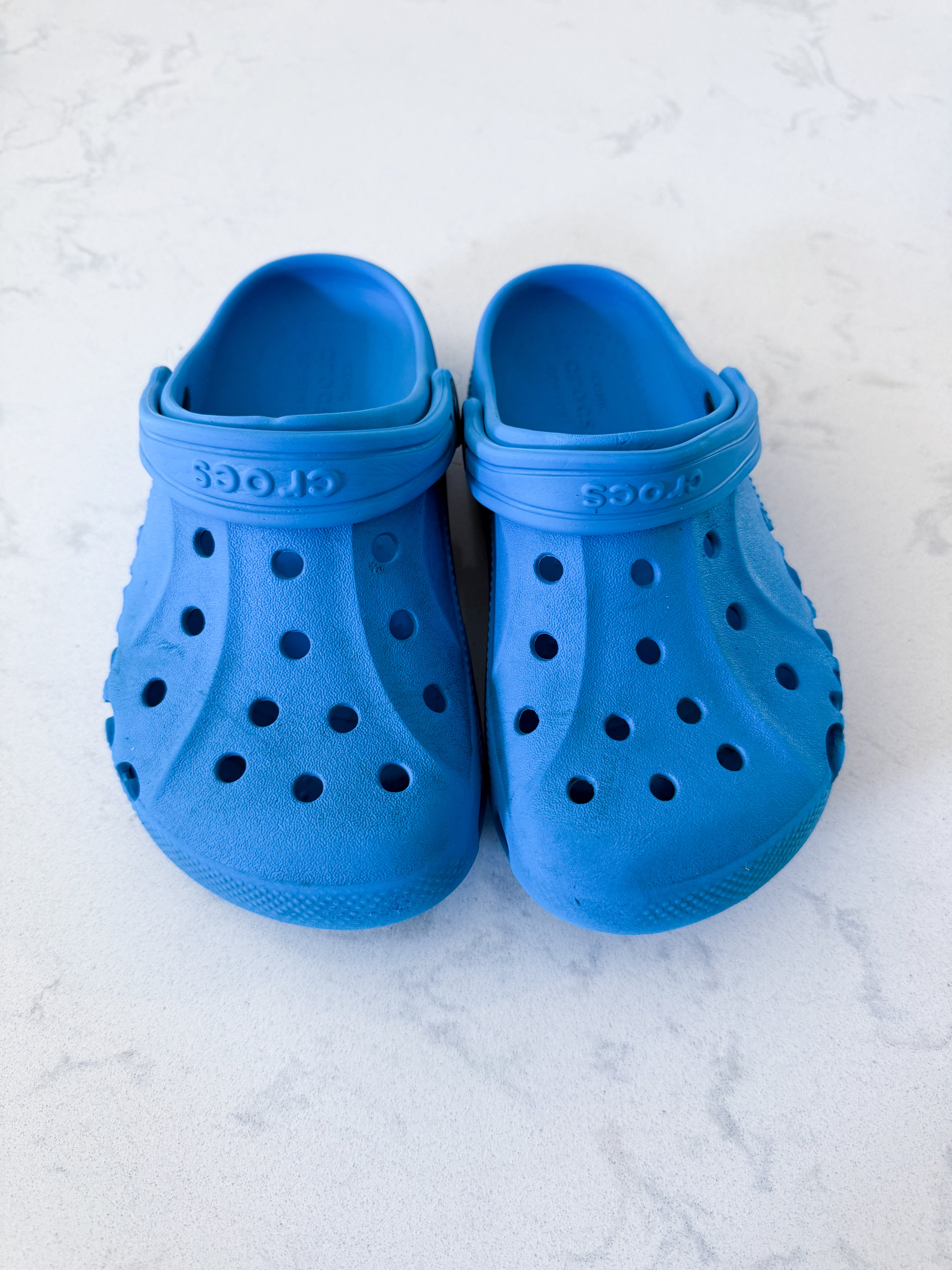 Crocs- 1Y- PLAY- bright blue crocs