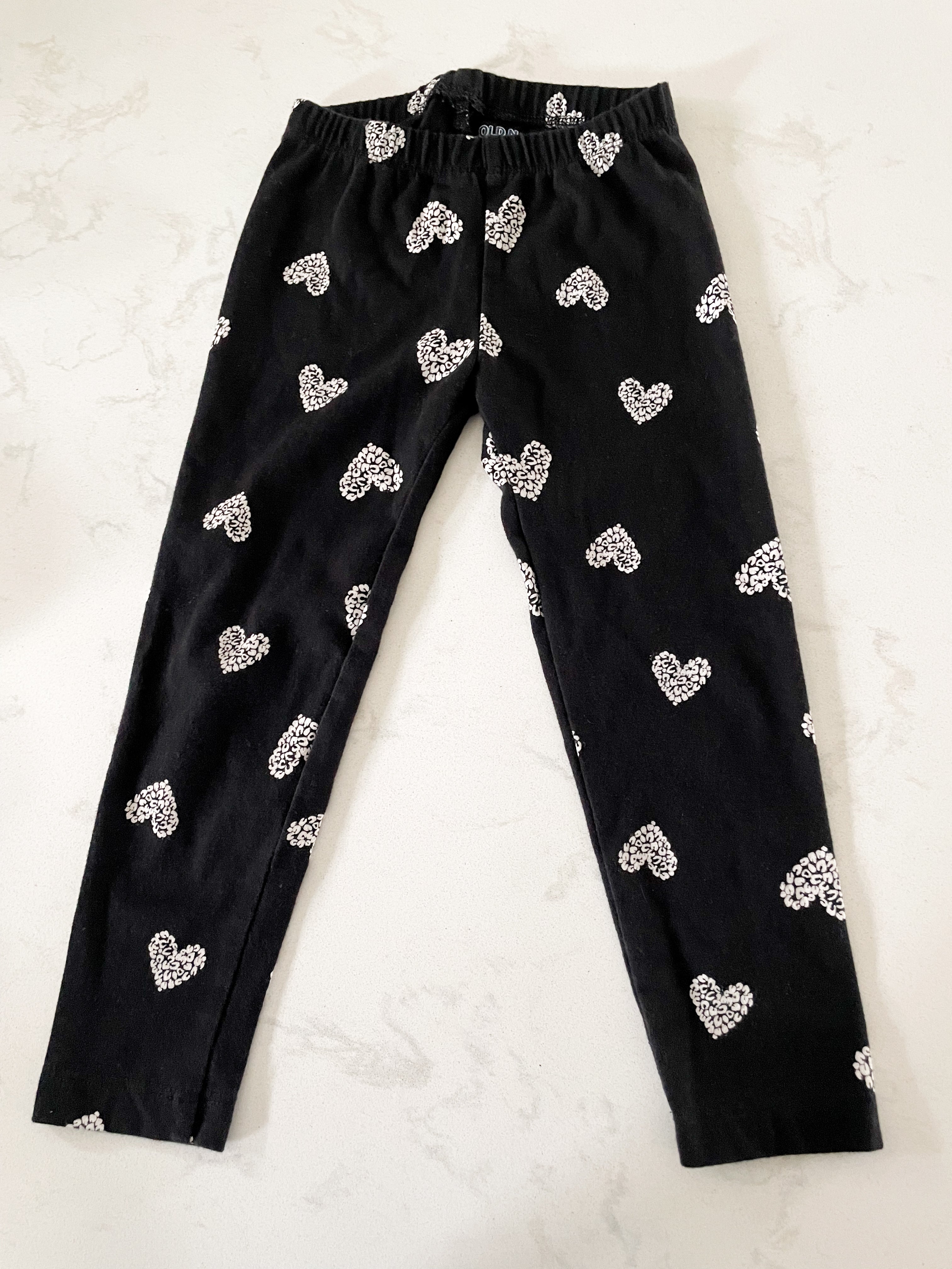 Old Navy- 3T- black leggings with white hearts