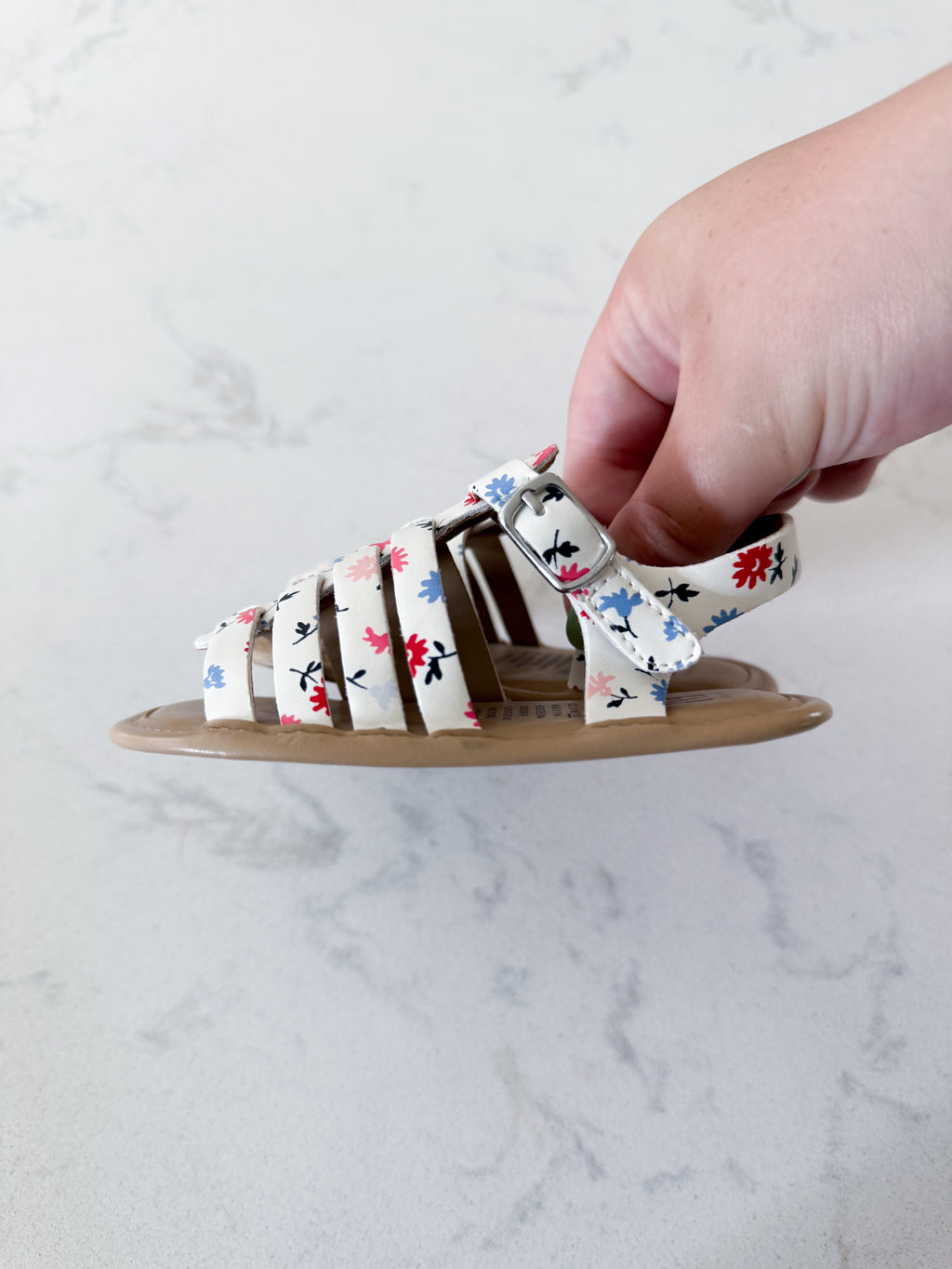 Gap- 12-18m- VGUC- white with florals strap soft sole sandals
