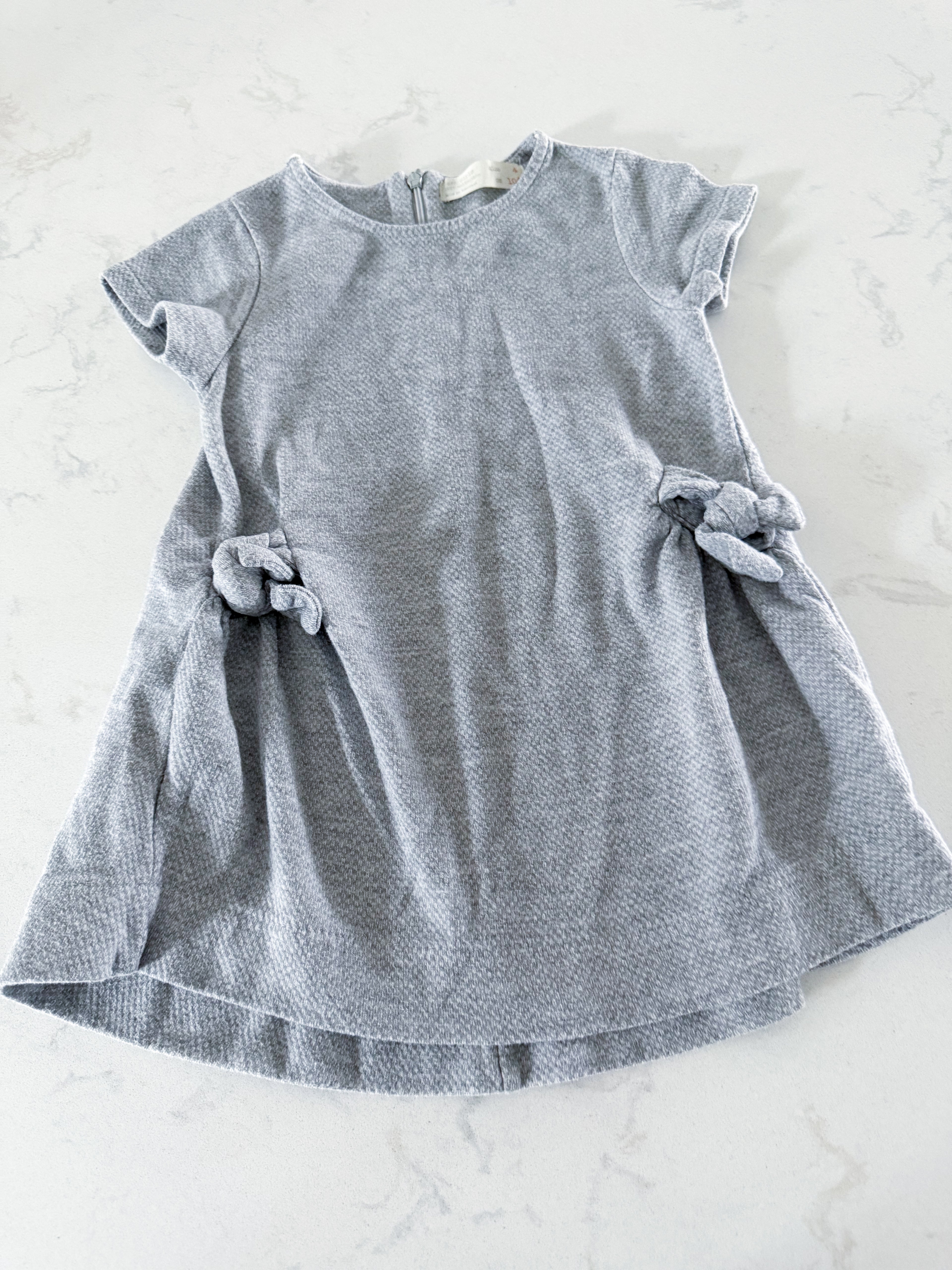 Zara- 4T- GUC- grey dress with bows at hips