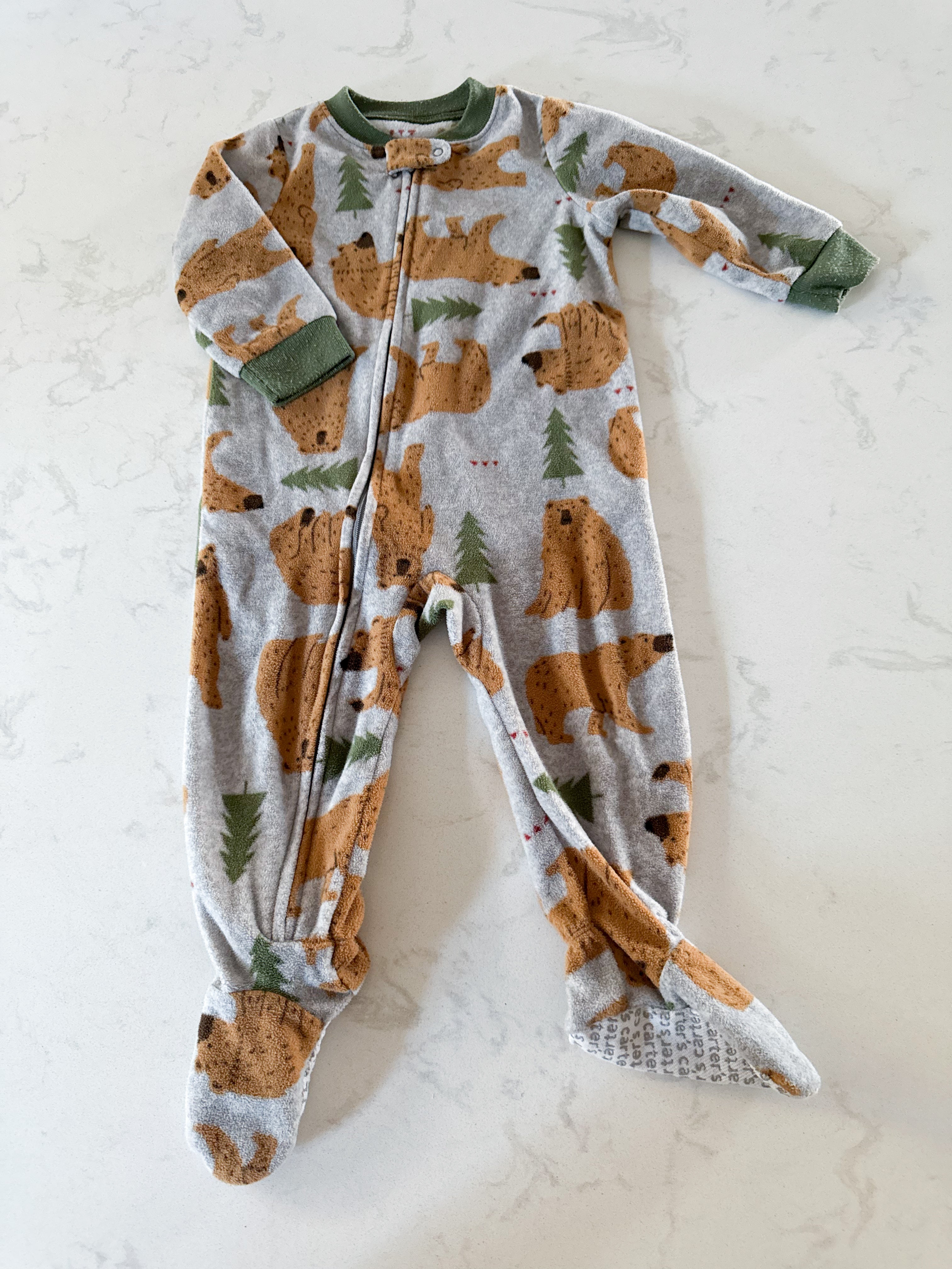 Carter’s- 12m- VGUC- Grey fleece footie pajamas with brown bears