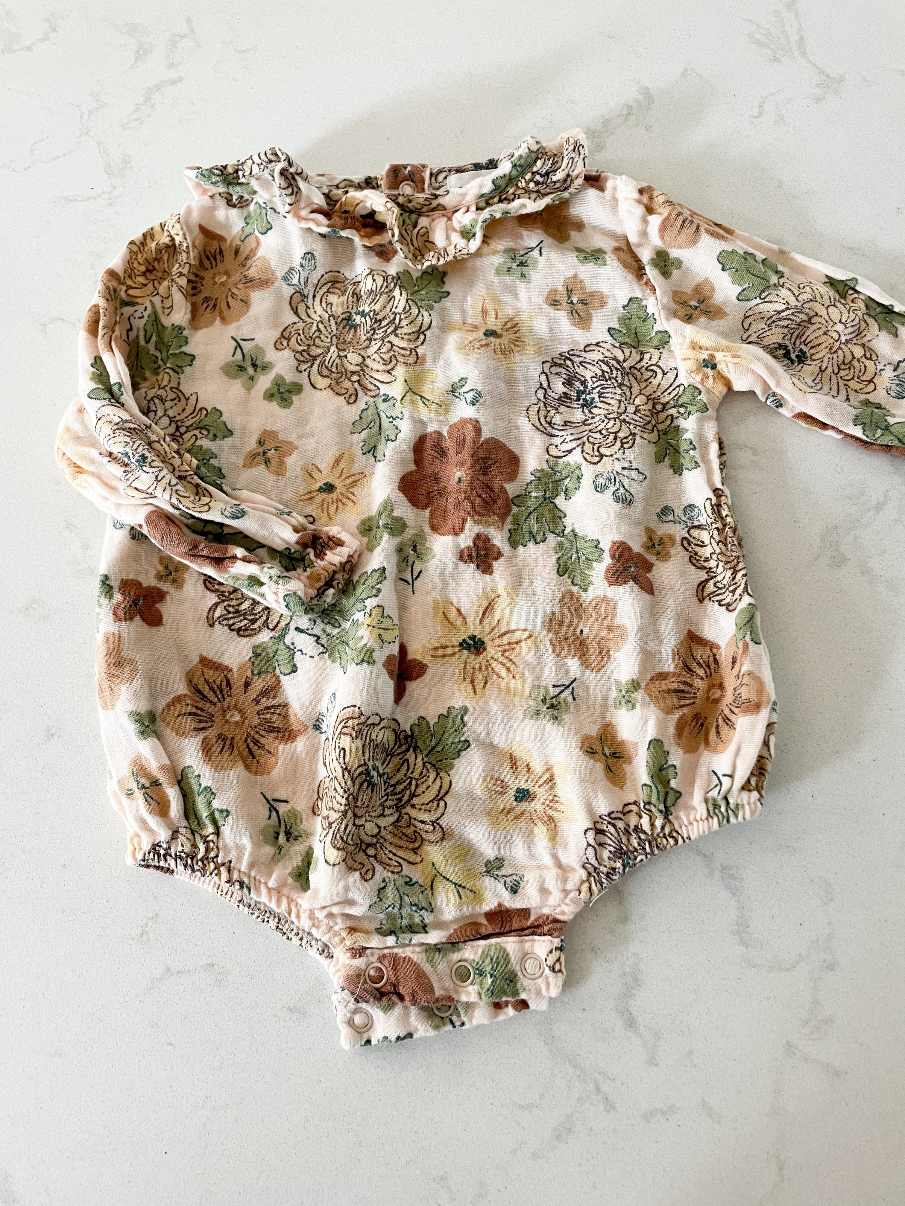 Angel Dear-3-6m-VGUC- Muslin beige bodysuit with beige florals