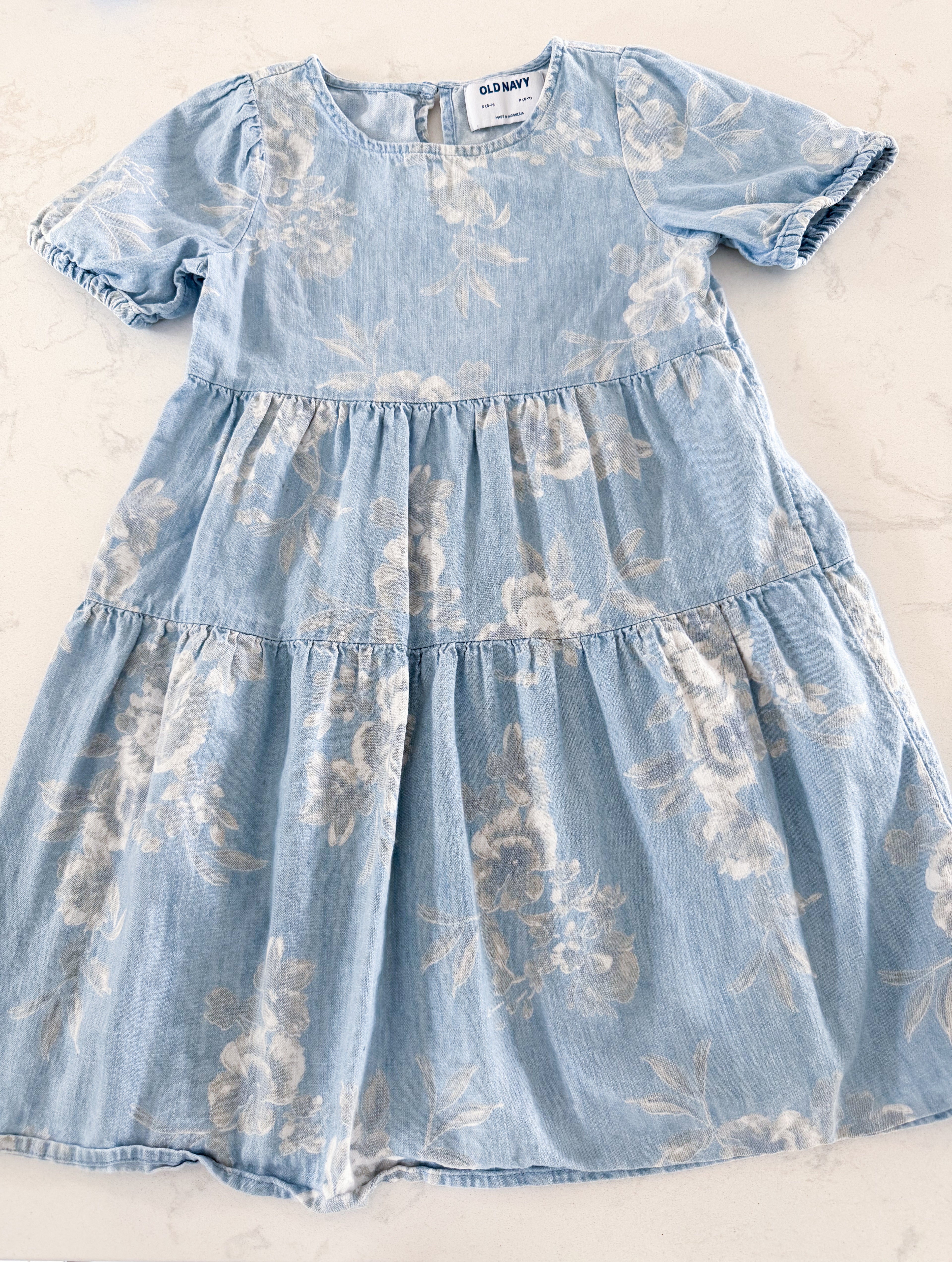 Old Navy- 6/7Y- VGUC- thin Jean dress with grey florals