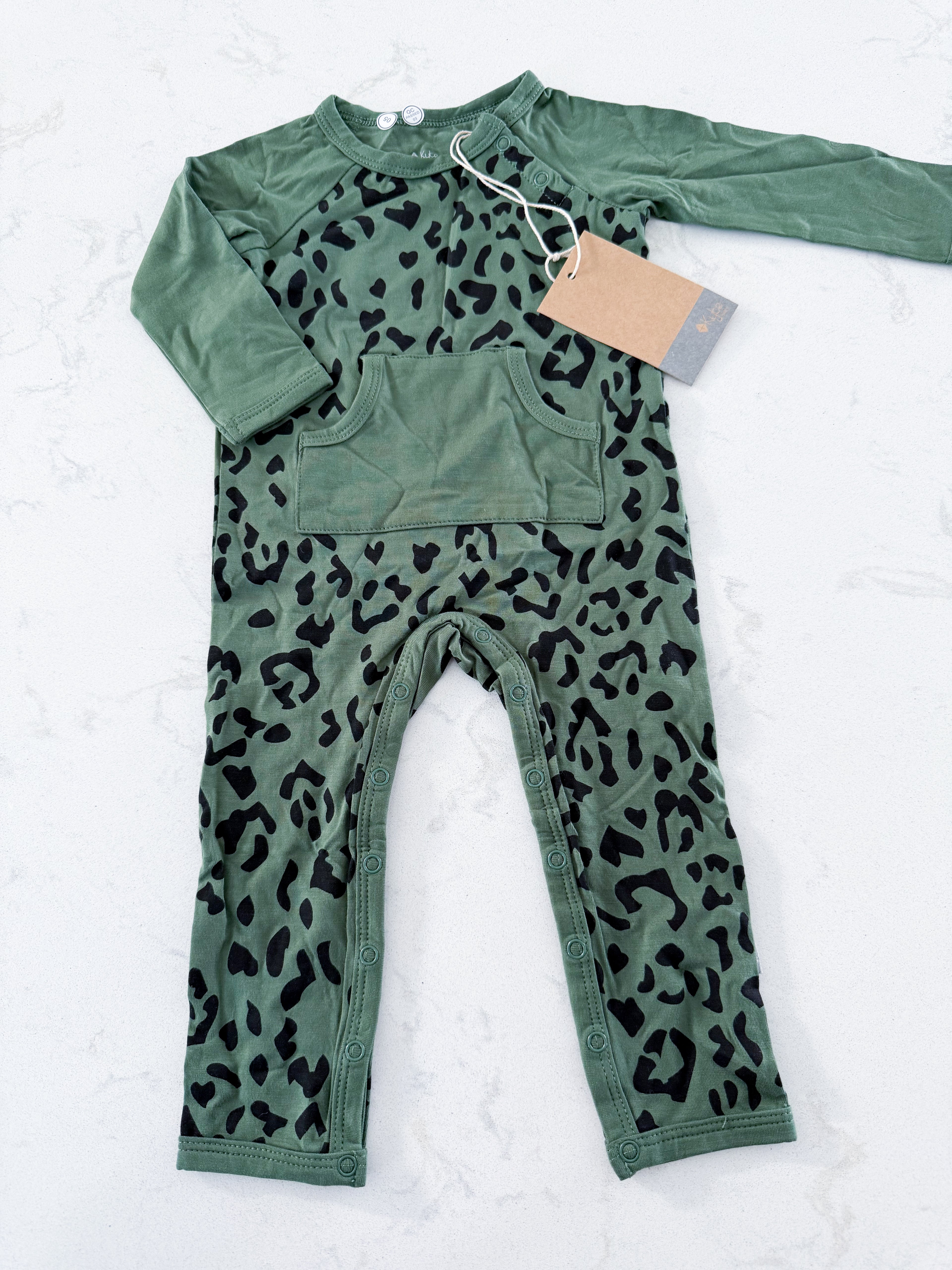 Kyte Baby- 6-12m- BNWT- dark green longall with cheetah print